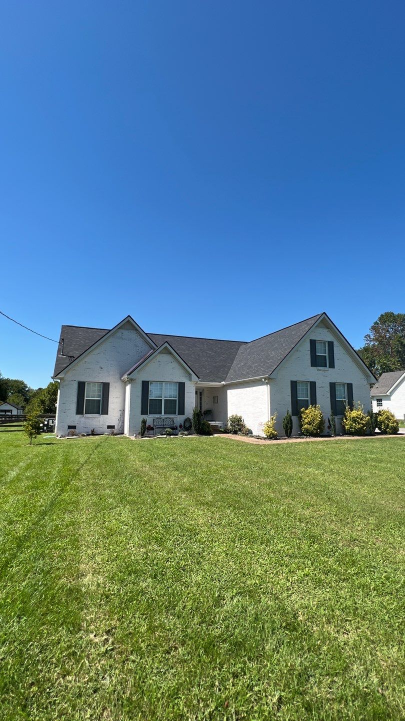 Residential Roofing Installation using Owens Corning Oakridge Roofing System by Undersun Roofing 