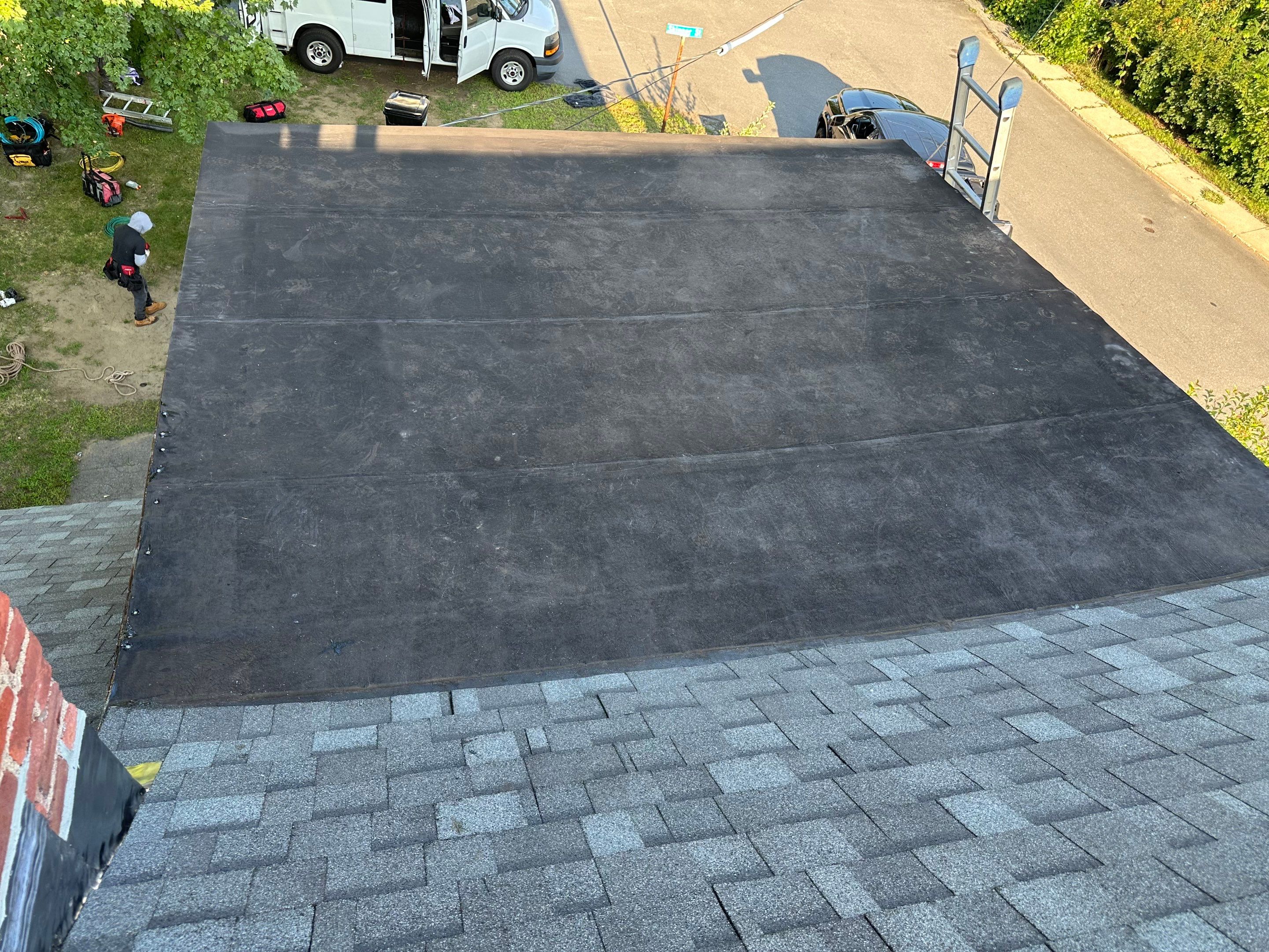 π‘ Another happy homeowner in Claremont, NH! πͺ by Tall pine roofing