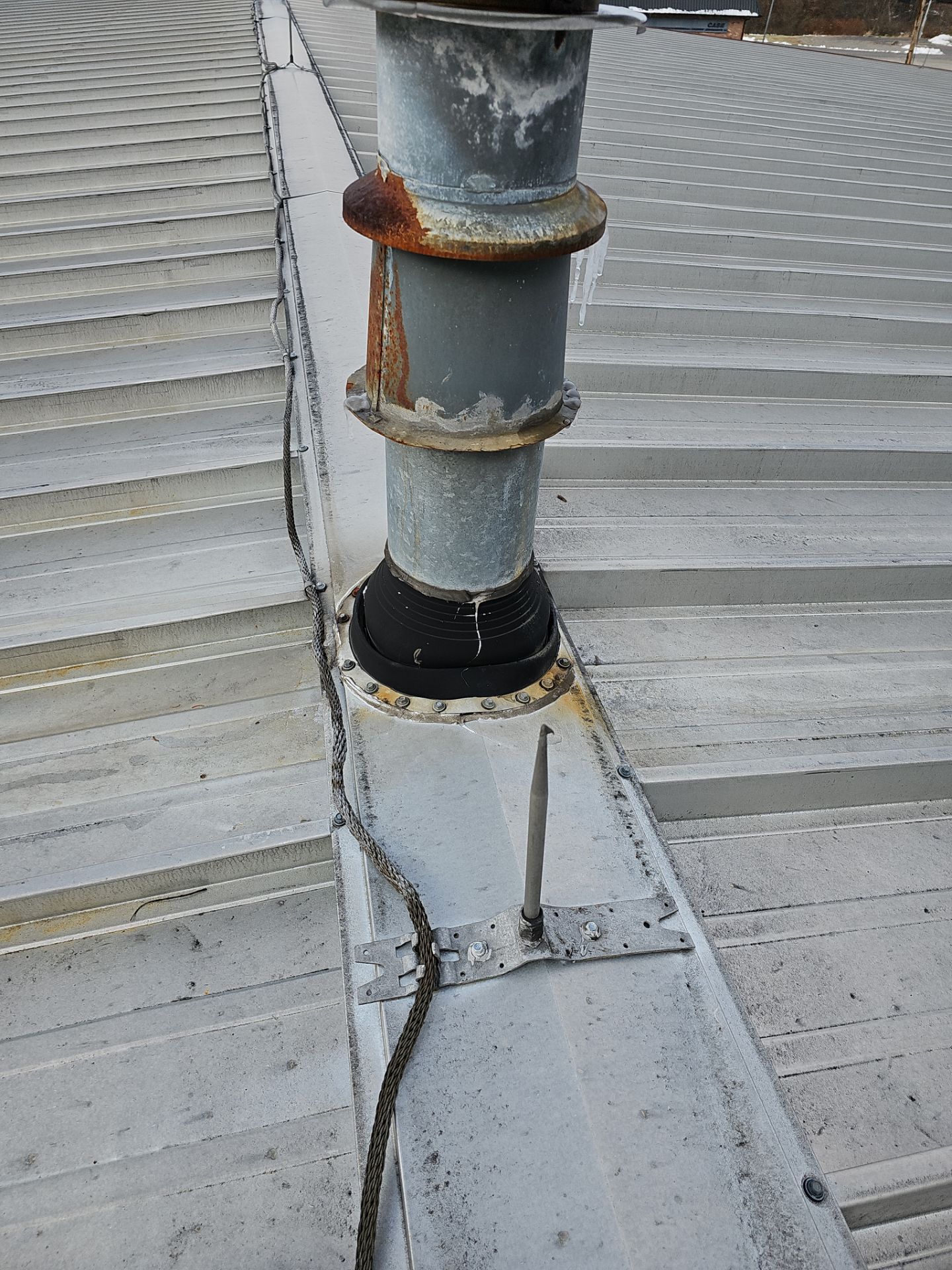 HP Starr For Lezzer Lumber  by 768 ROOF, LLC.