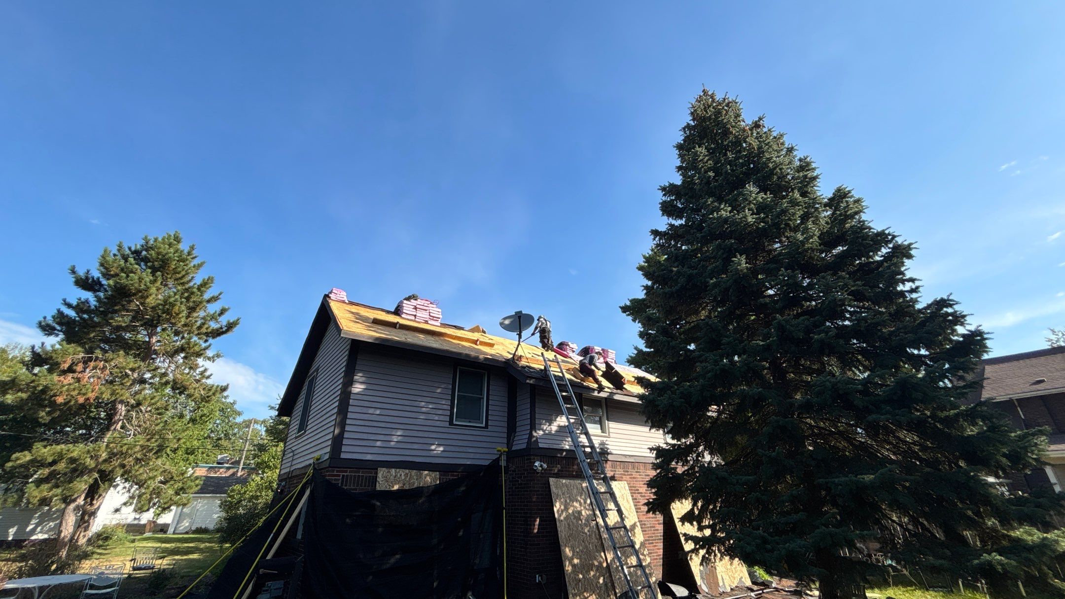 Roof Replacement using Owens Corning Onyx Black by 180 Contractors