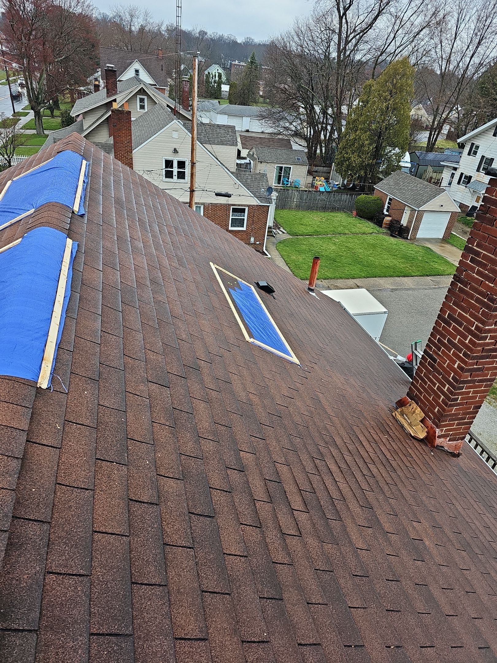 ATLAS PINNACLE COLOR: HEATHERBLEND DRIPE EDGE: WHITE by Eagle Eye Roofing
