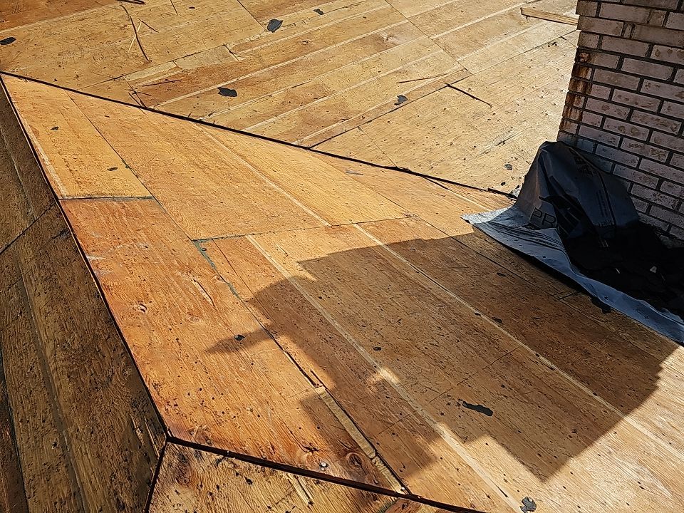 ATLAS PINNACLE COLOR: SUMMER STORM DRIP EDGE: WHITE by Eagle Eye Roofing