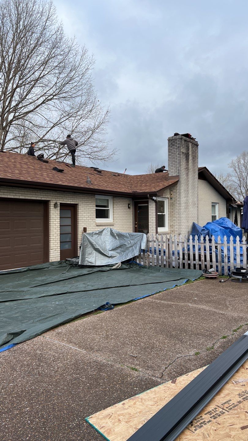 Residential Roofing Installation using Owens Corning Oakridge Roofing System by Undersun Roofing 