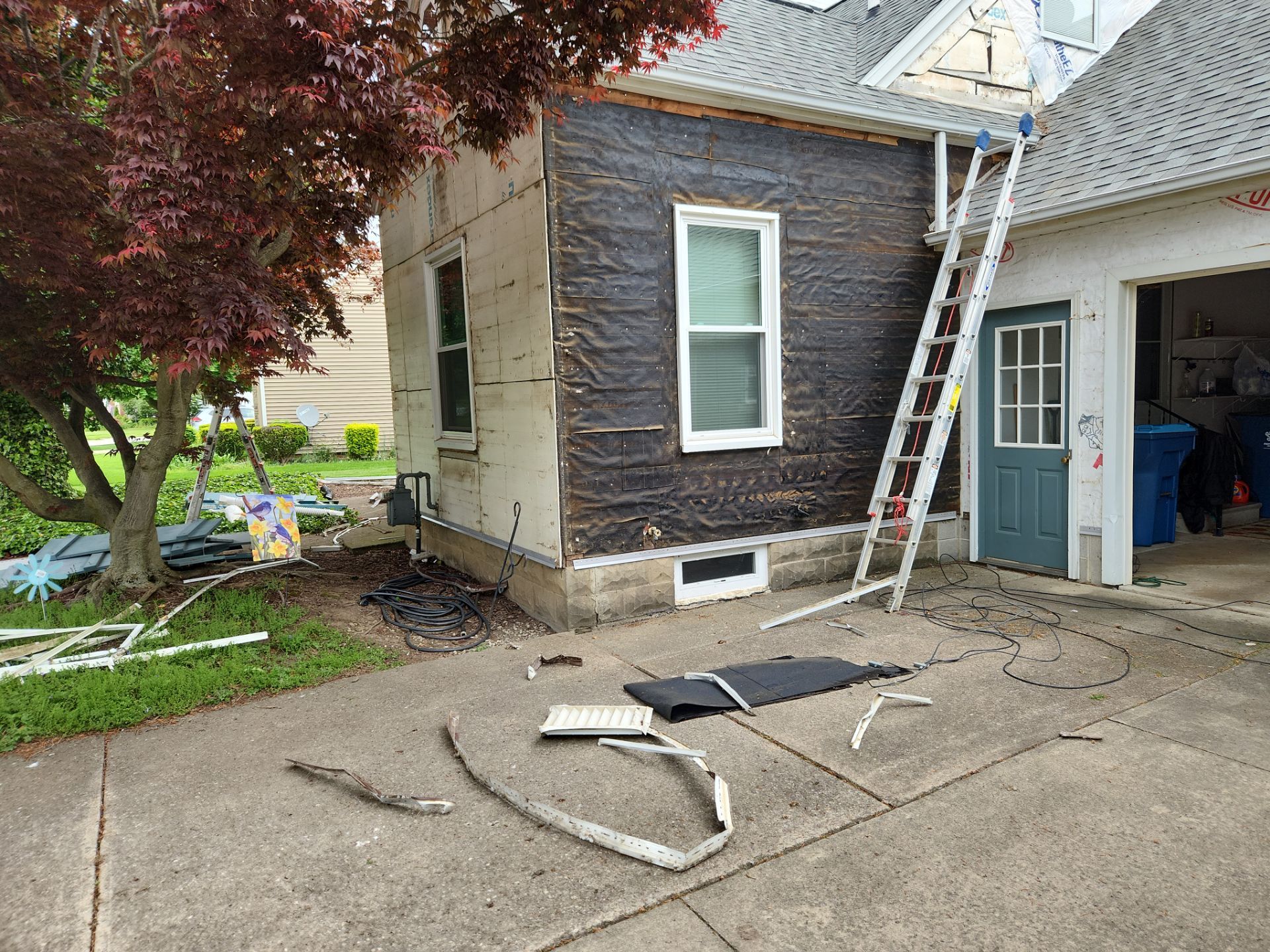 CertainTeed Restoration, Color, Midnight by Eagle Eye Roofing