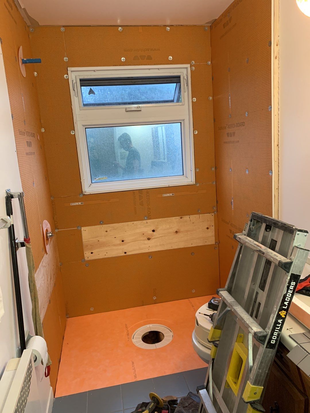Accessible shower conversion  by Eco-Nature Construction Inc.