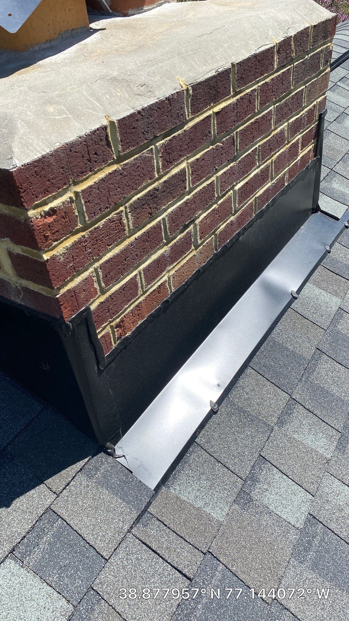 Arlington: CertainTeed Landmark Pro Designer Shingles in Max Def Georgetown Gray by RM Banning, Inc.