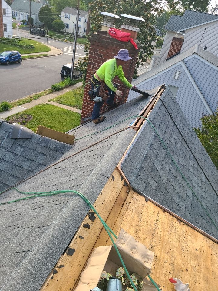 Arlington: CertainTeed Landmark Architectural Shingle in Georgetown Gray by RM Banning, Inc.