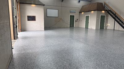 Domino Flake Floor Coating in De Soto