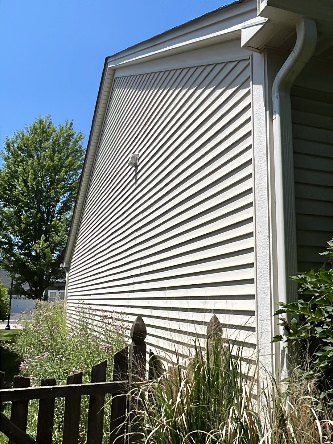 Roof/Siding Damage by G2