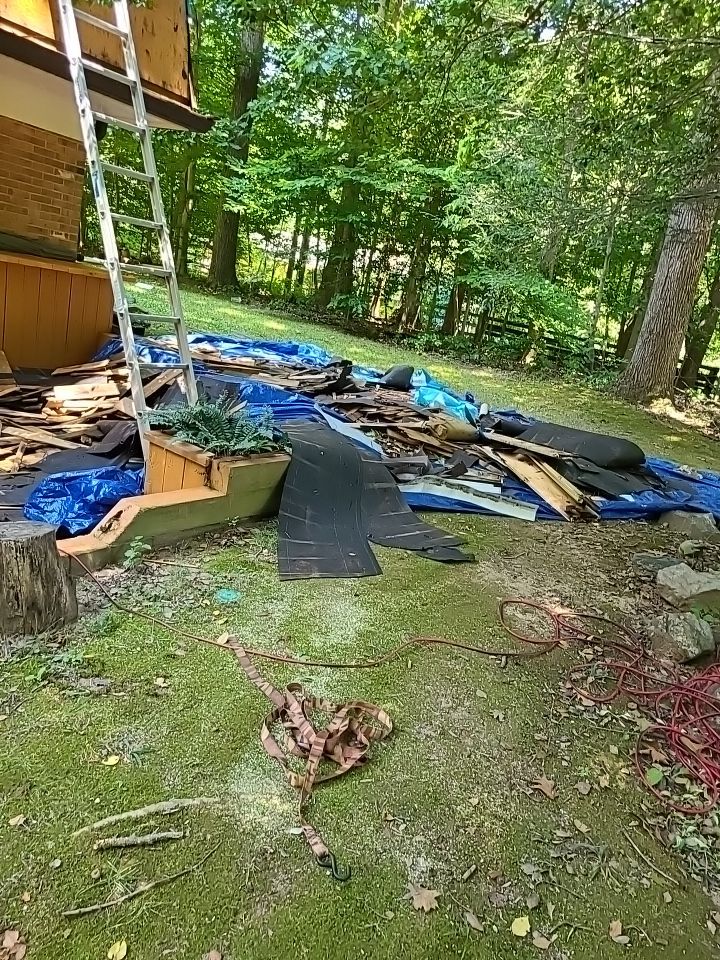 Fairfax Station: CertainTeed Landmark Pro Designer Shingles in Max Def Resawn Shake by RM Banning, Inc.