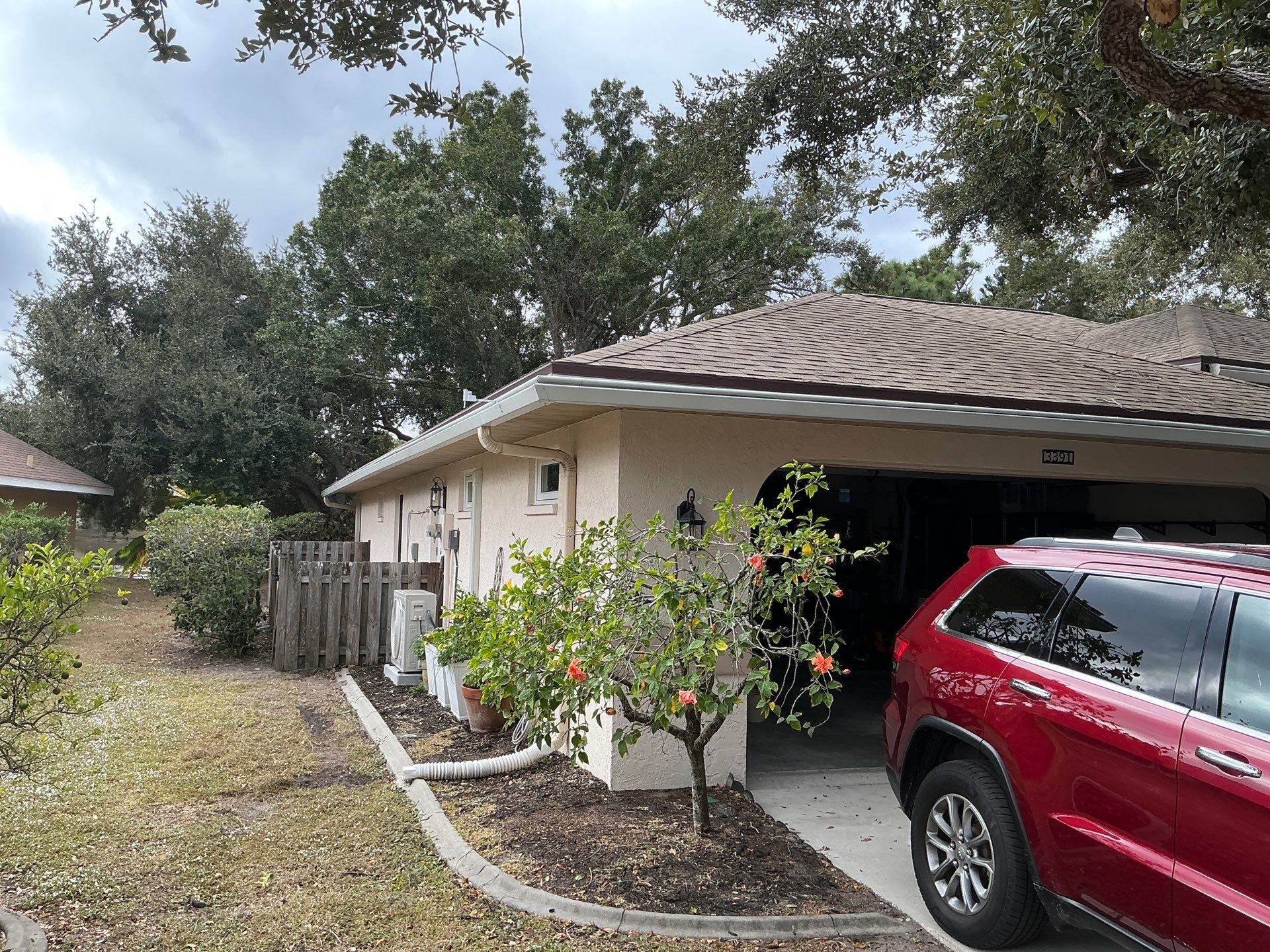 Seamless Aluminum Gutter Installation using 6 Inch Seamless Gutters in Sarasota FL by Gutter Professors