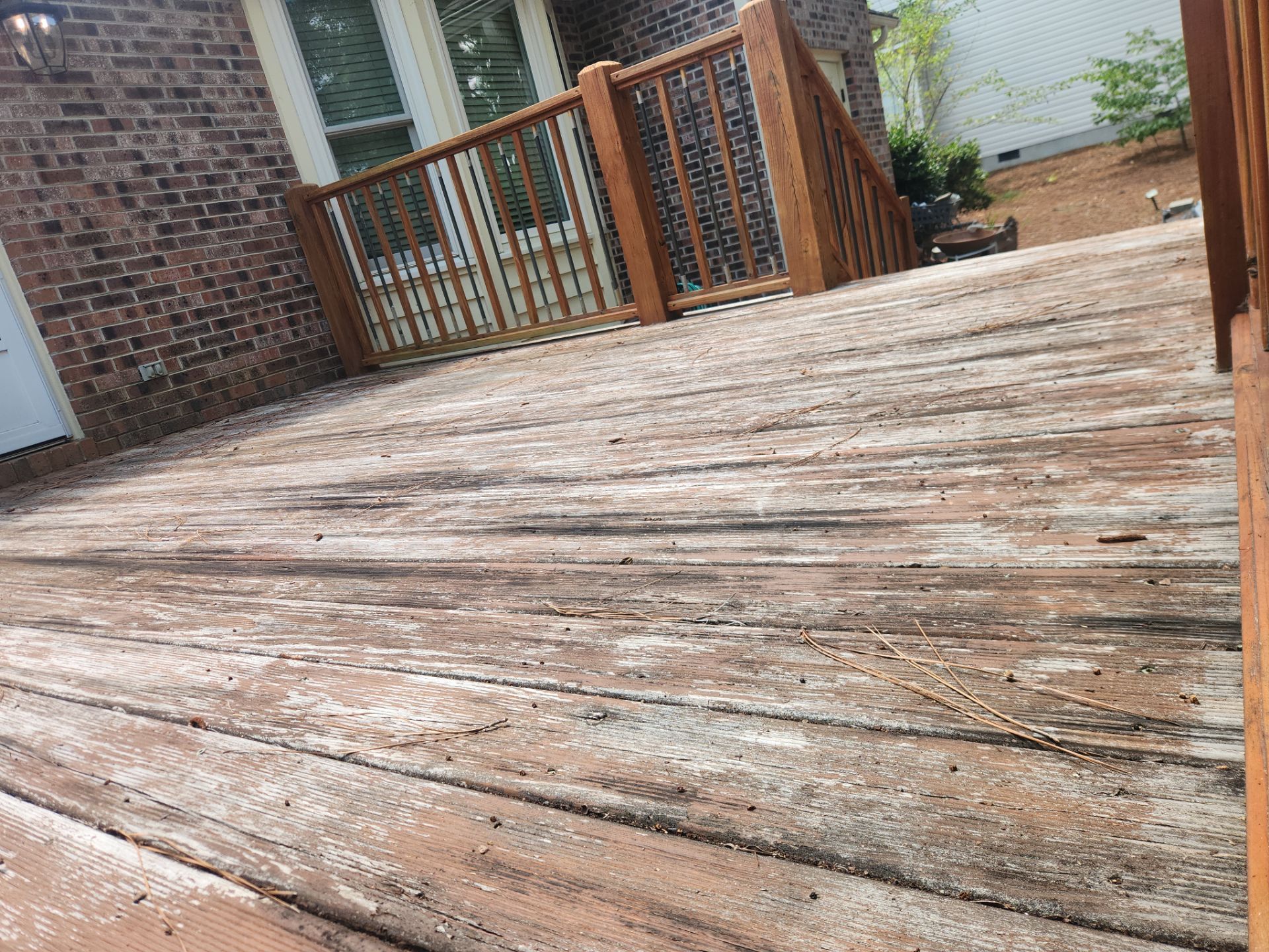 Wood Deck using Wood Sealant by DuraSeal