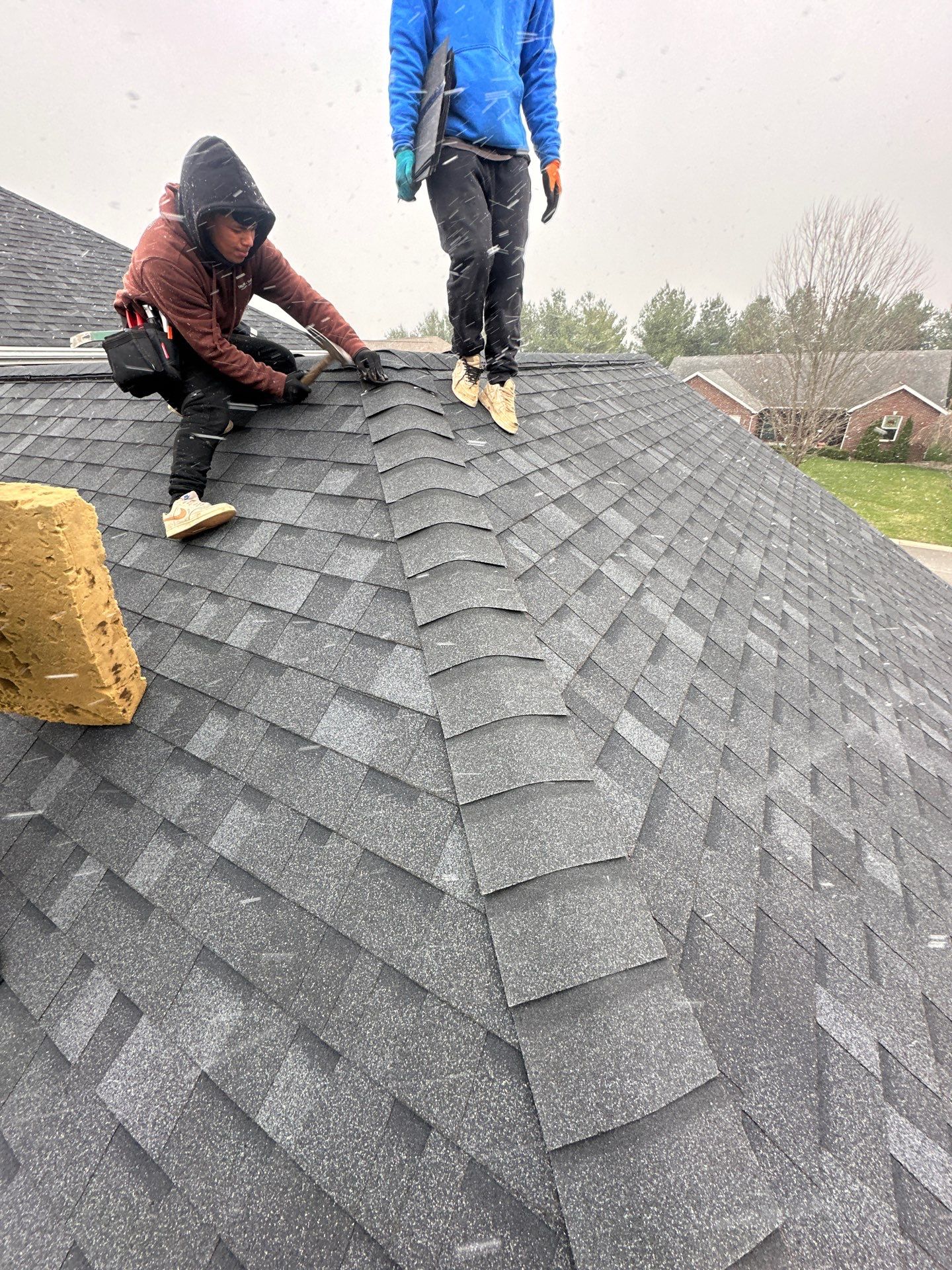 Owens Corning Oakridge - Onyx Black by Hoel Roofing & Remodeling