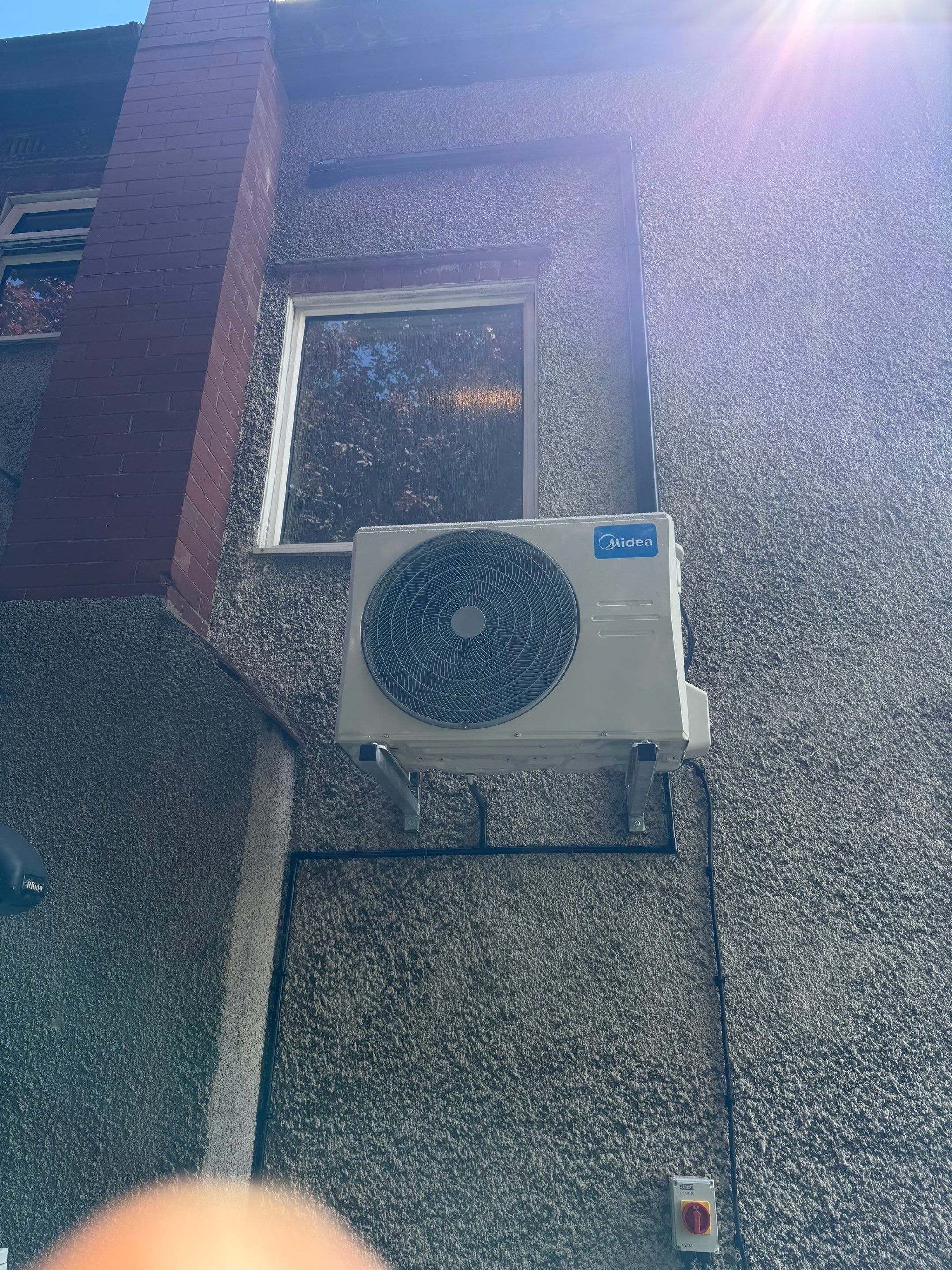 🚀 Can One Air-Con Unit Heat an Entire Home? This Hessle Customer Is Putting It to the Test 🔥❄️ by Elite Services Group Ltd