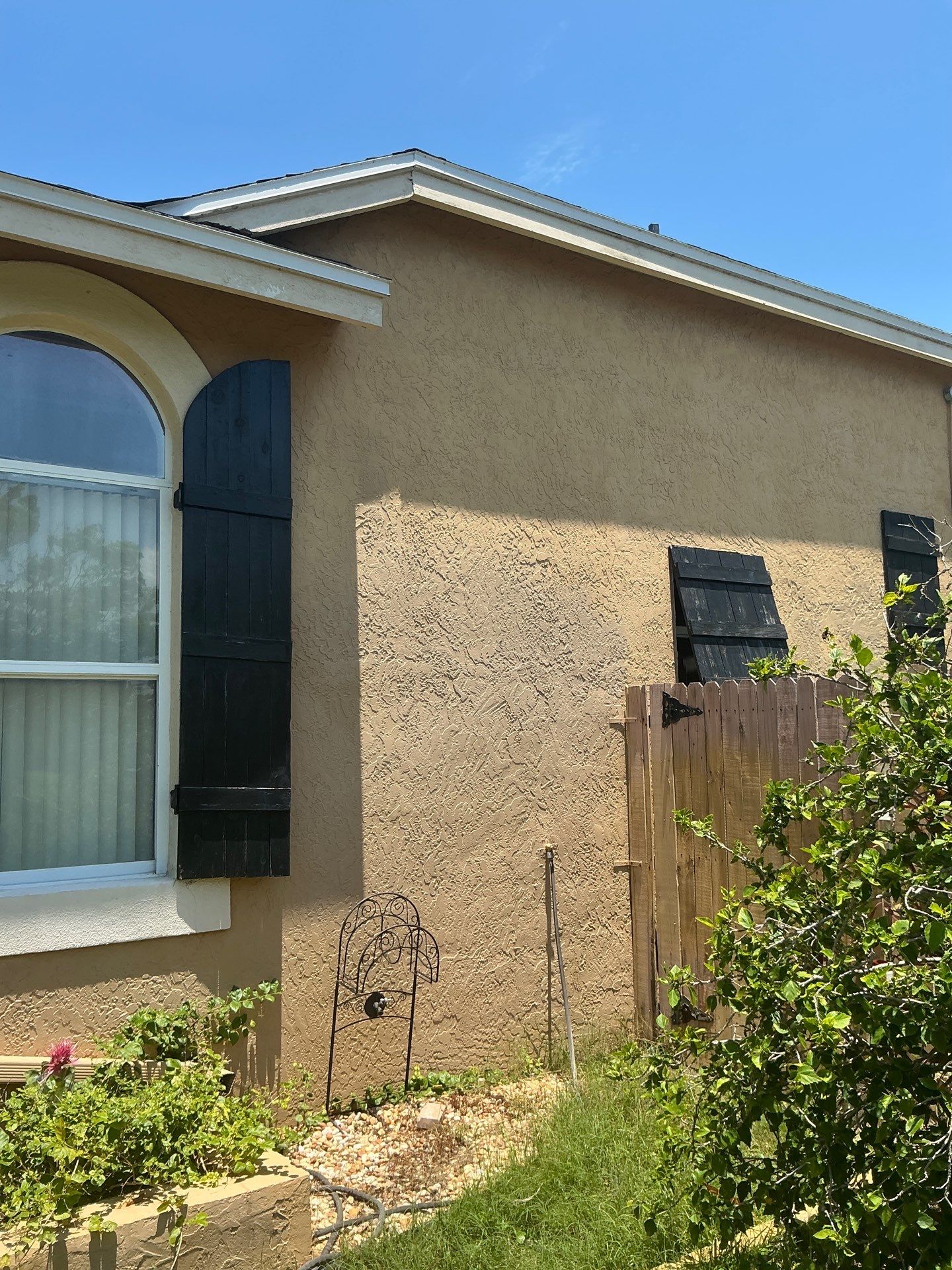 7-Inch Box Seamless Gutters in Bradenton FL by Gutter Professors