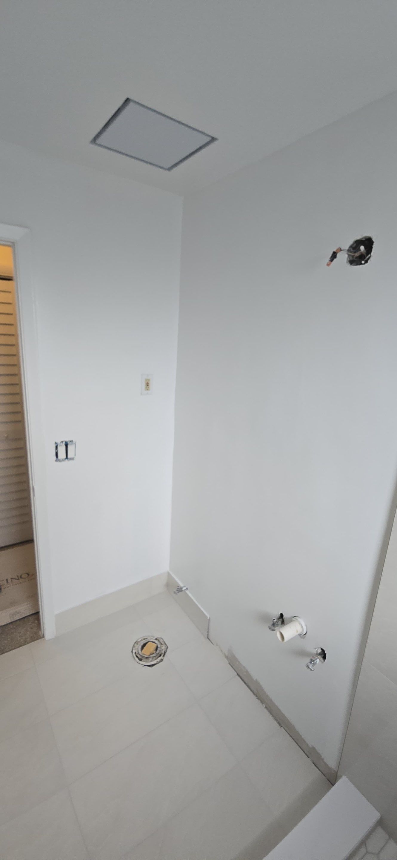 Guest Bathroom - Delray Beach by Hevi Tile