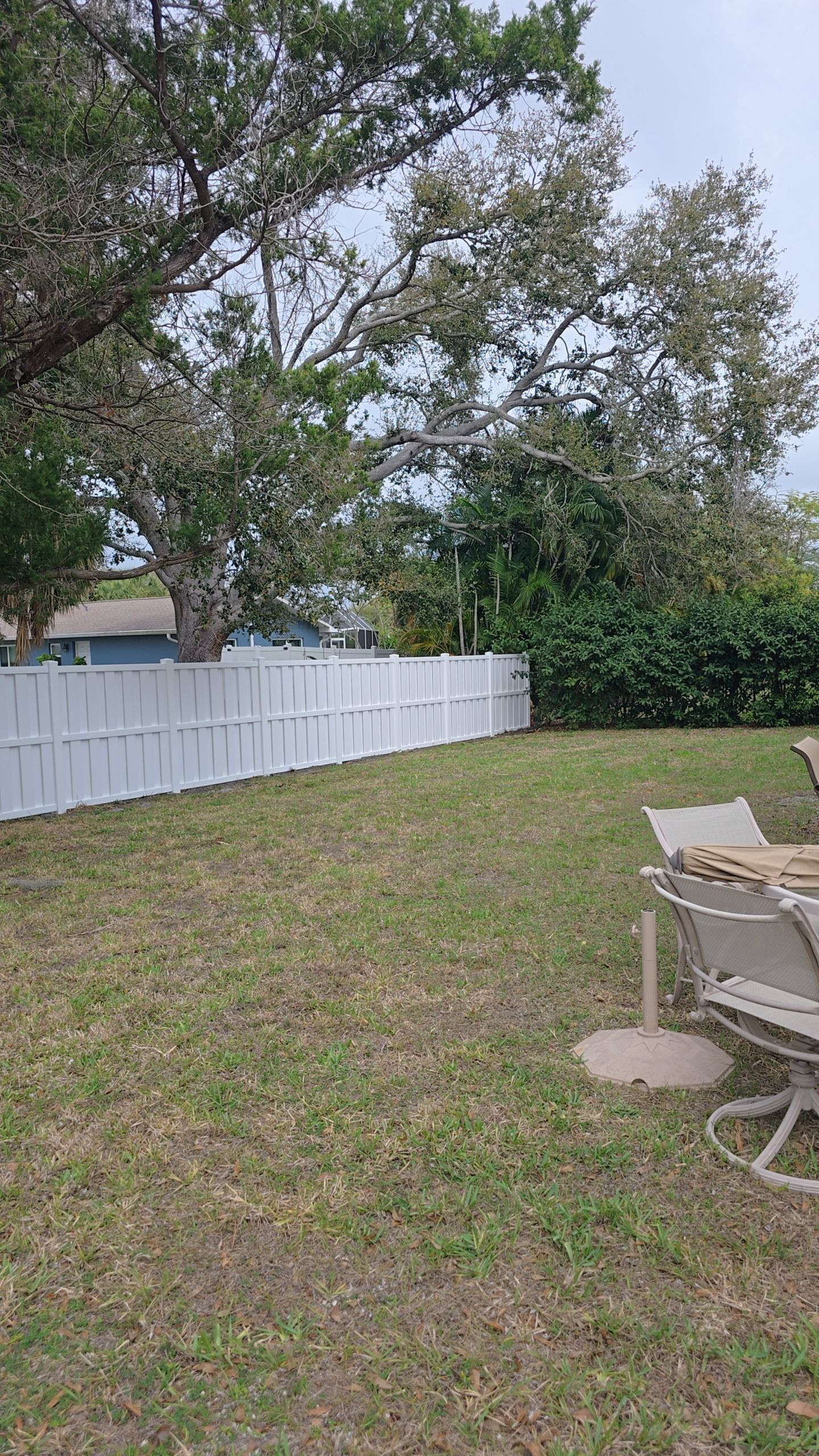 Vinyl Shadowbox Installation in Venice by True Fence LLC