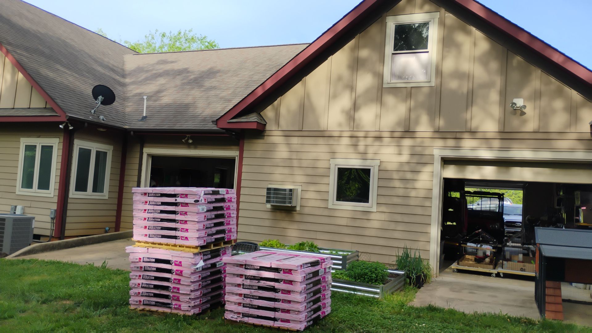 Tony's roof by BROCK BUILDERS 