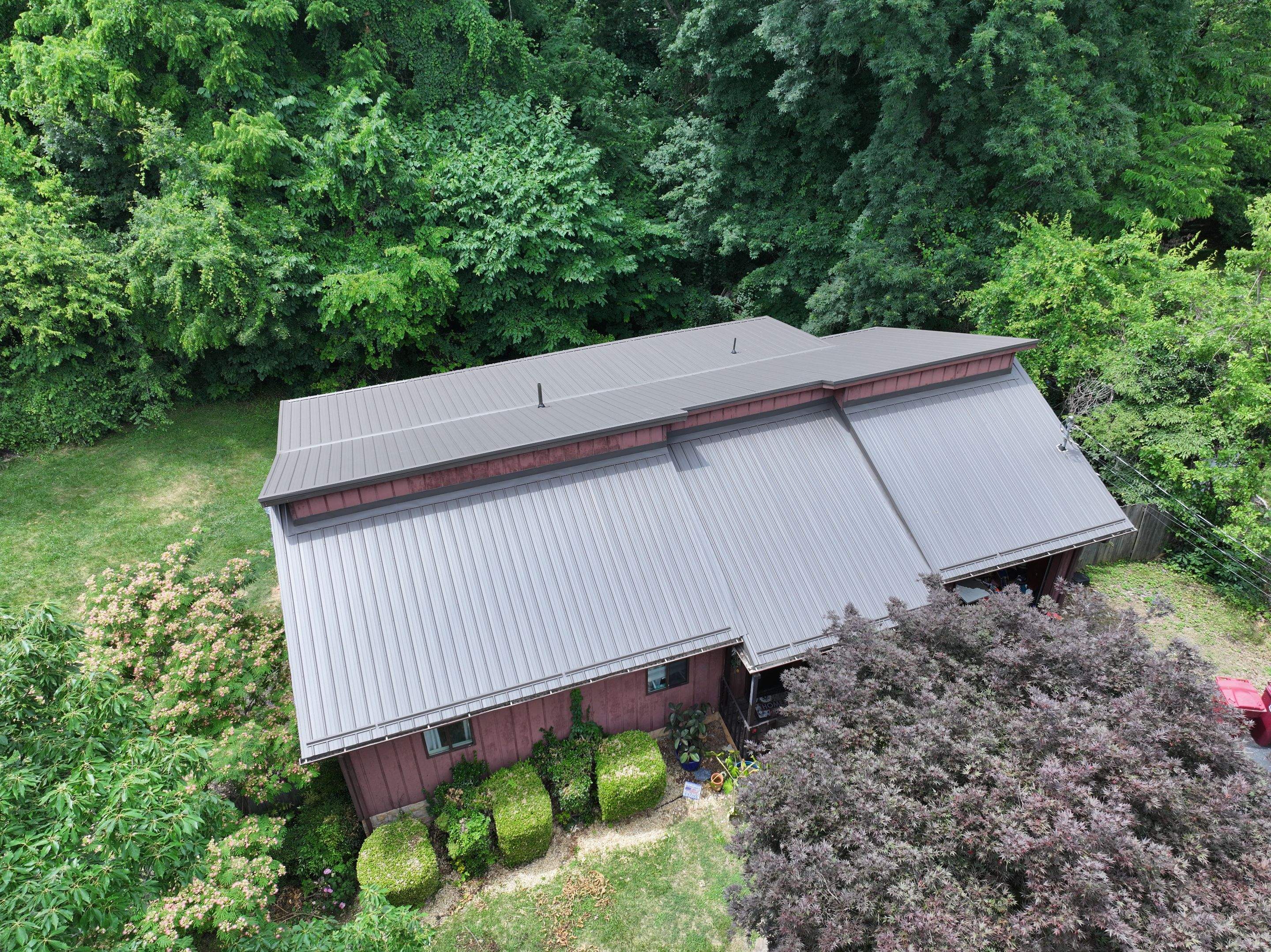 Boggs Residence by Omnia Roofing