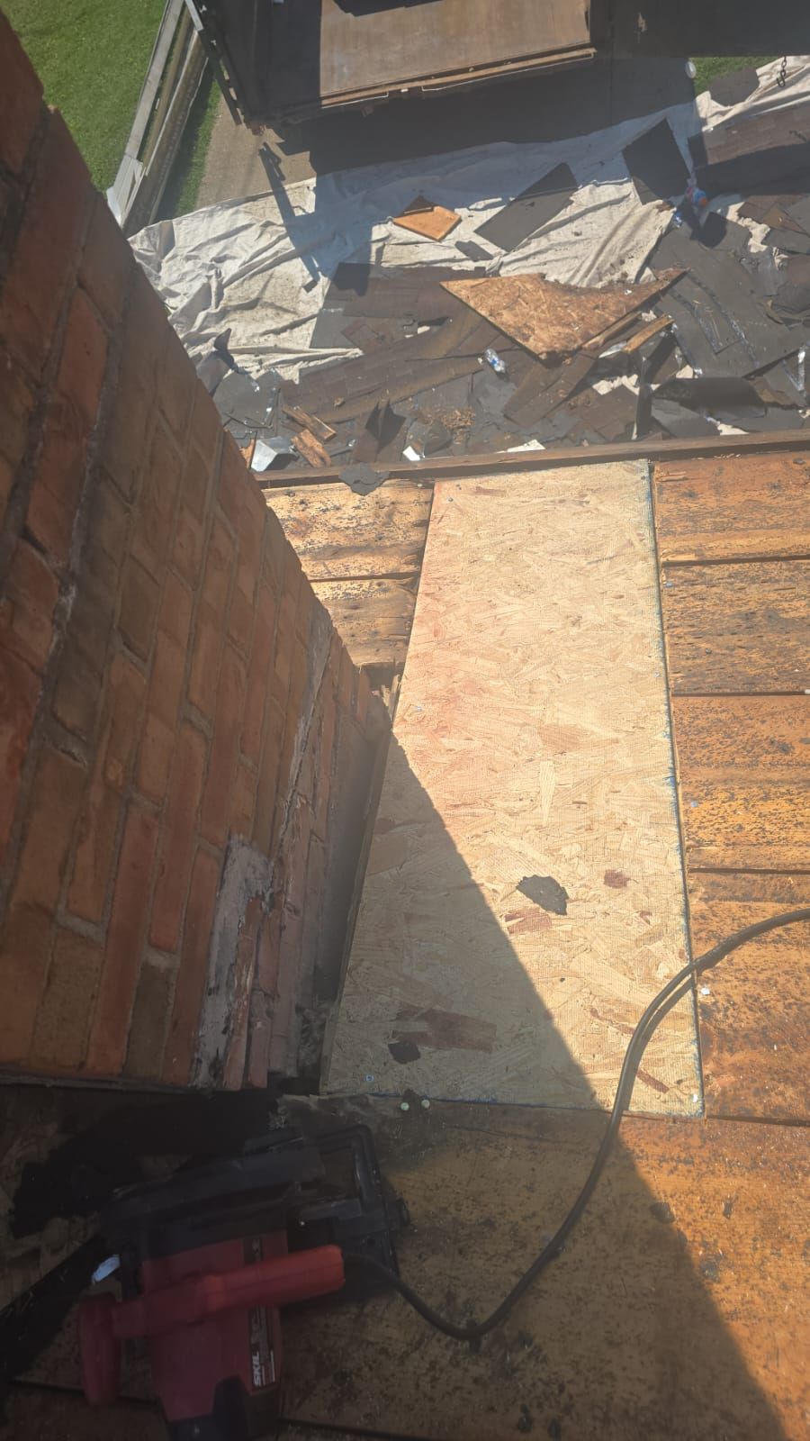 Residential Roofing Installation using GAF Timberline HDZ Charcoal by Rainstoppers Roofing