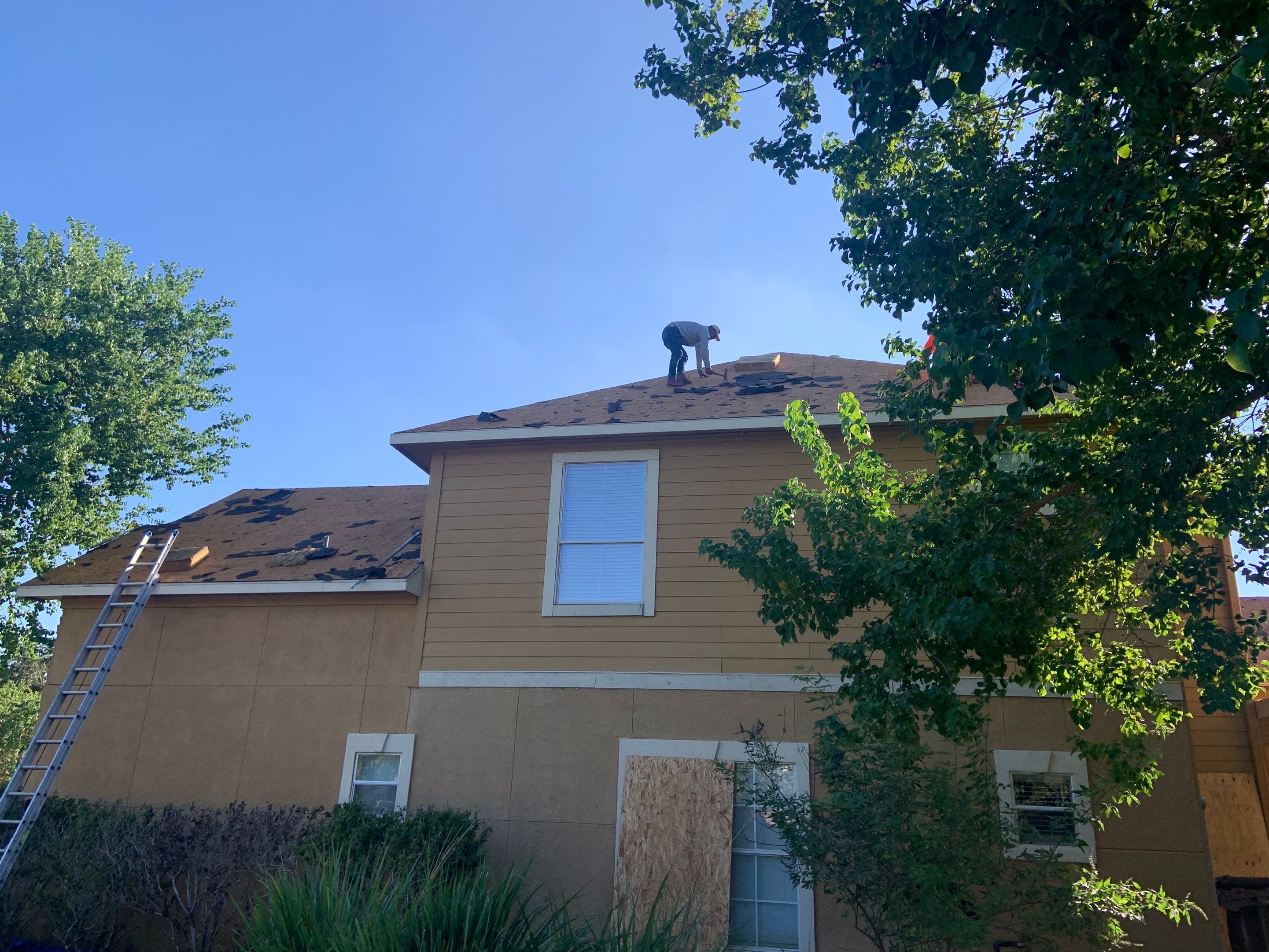 Residential Roofing Installation using Owen's Corning Duration (Lifetime) Shingles by Roof Repair Company