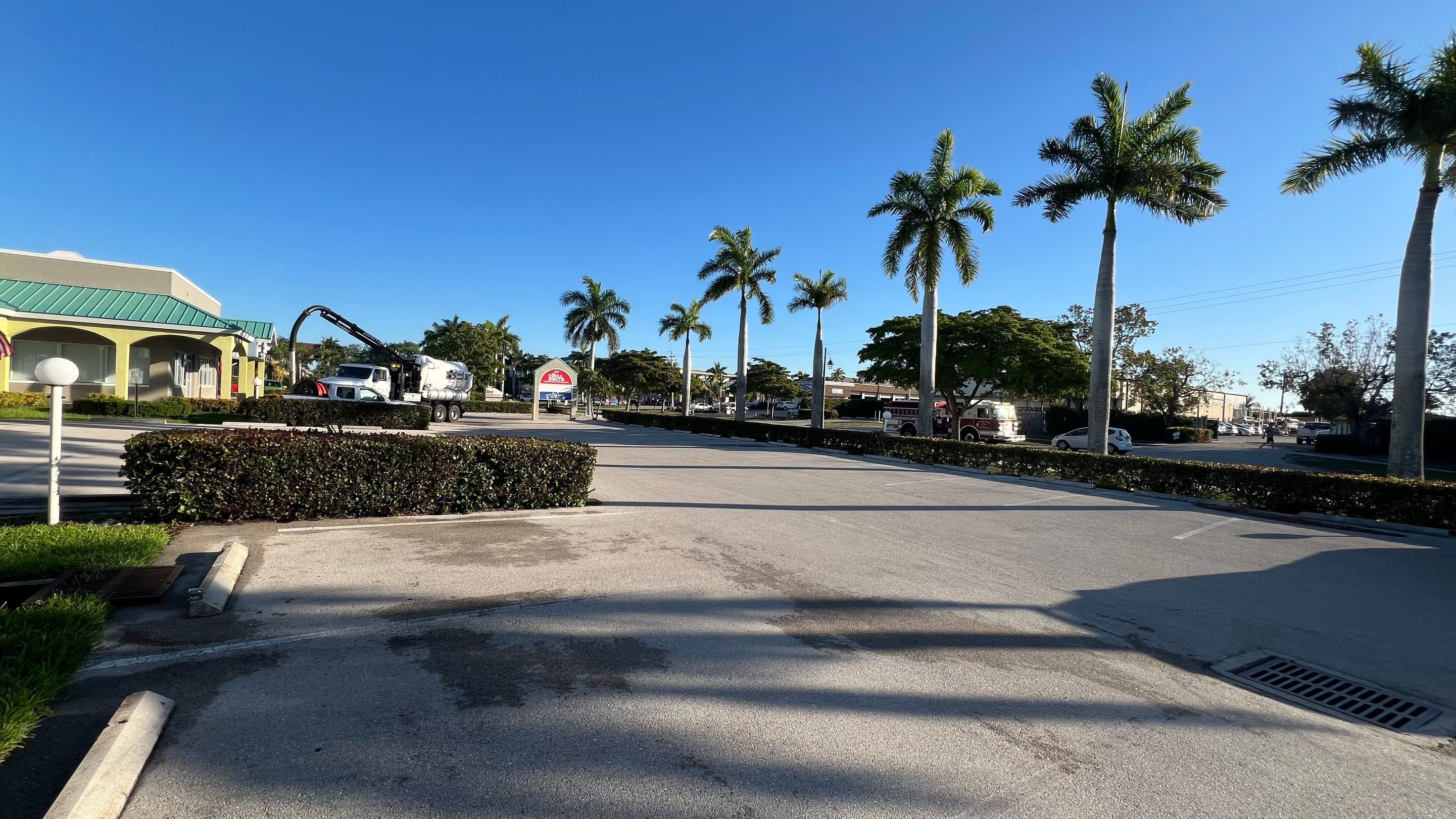 Stromwater System Maintenance at Bill Smith Appliances / Critter Cafe Marco Island Catch Basin by Don Mar, Inc. Storm Water Solutions