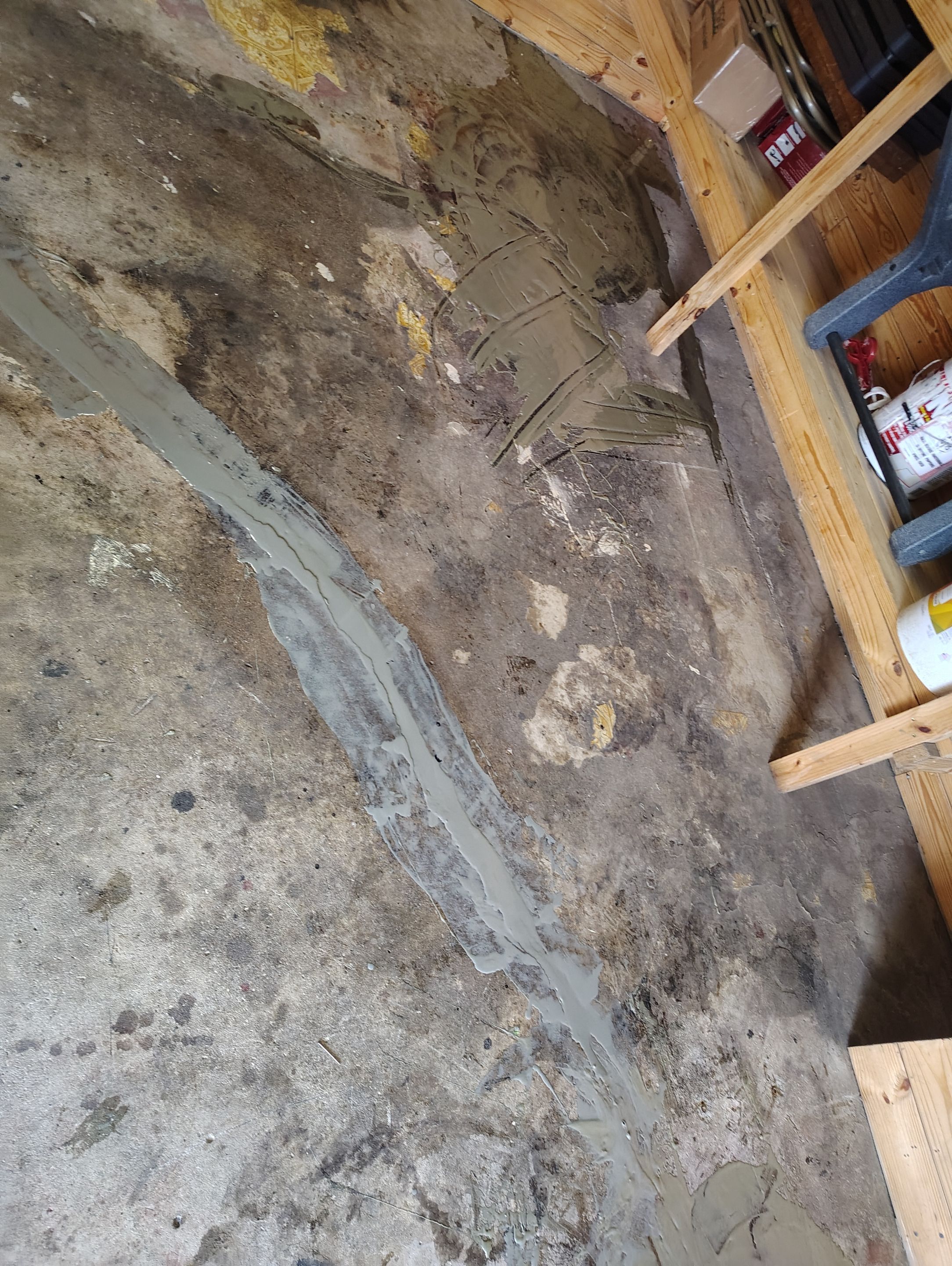 Commercial Epoxy Flake Floor Coating in Emmetsburg, Iowa by Select Painting, Coatings & Garage Cabinets