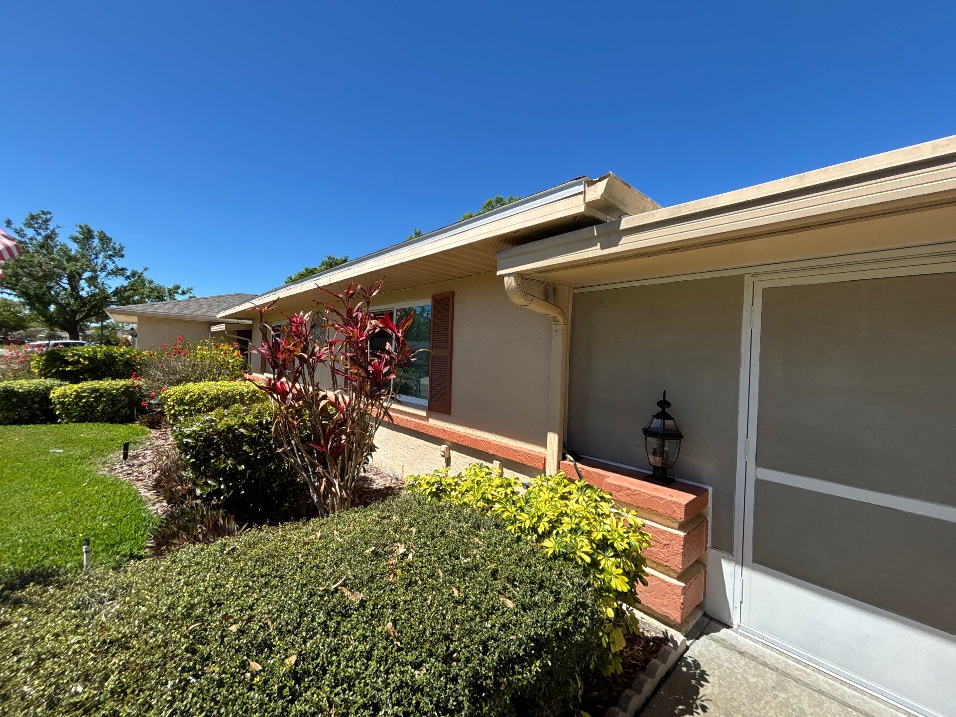 White Vinyl Gutters Installation in Sarasota FL by Gutter Professors