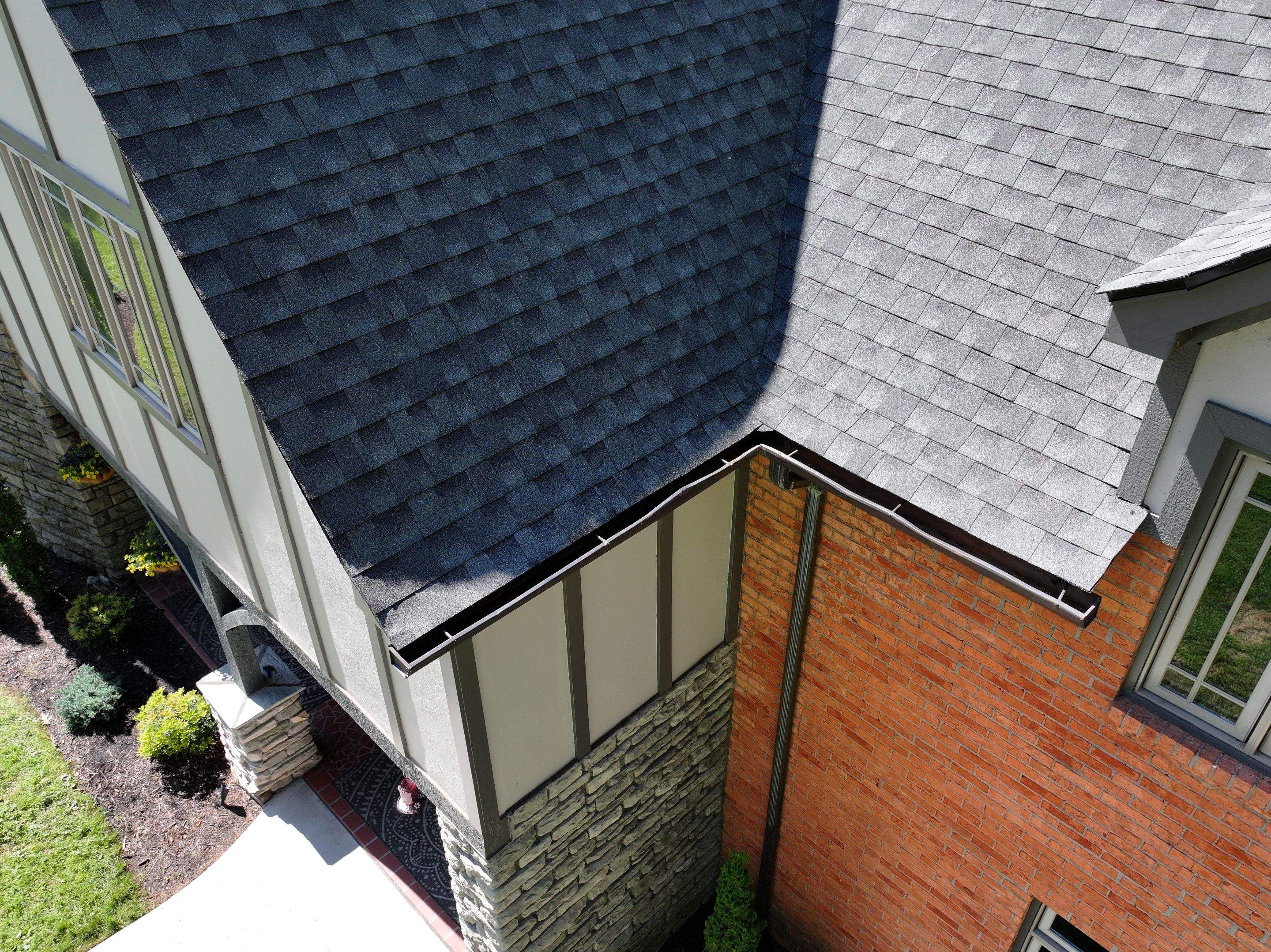 Cameron Residence by Omnia Roofing