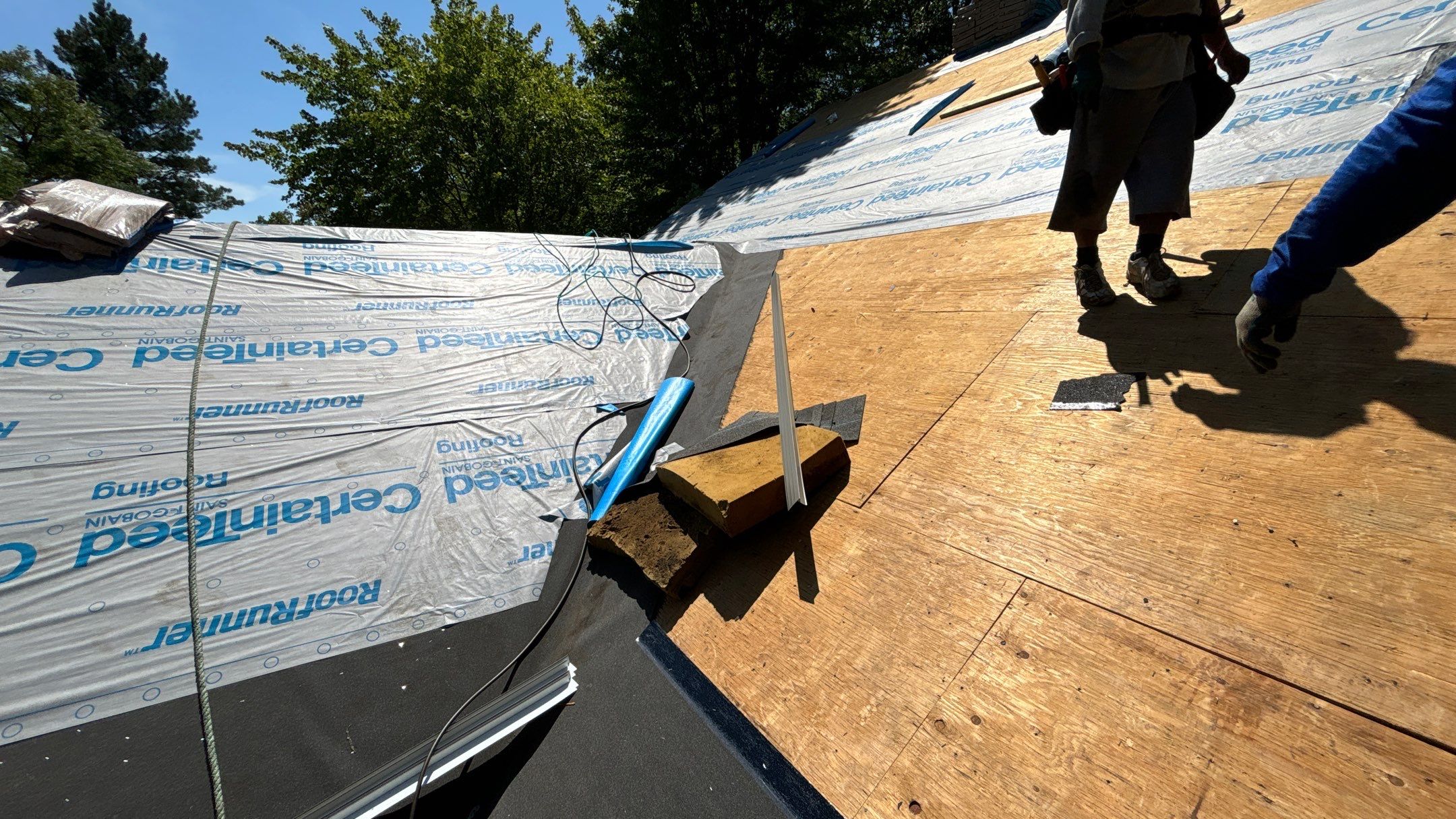 Roof Replacement using CertainTeed Landmark Weathered Wood by 180 Contractors