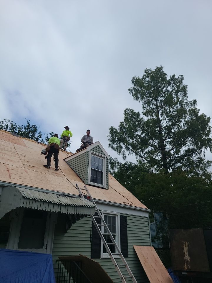 Arlington: CertainTeed Landmark Architectural Shingle in Georgetown Gray by RM Banning, Inc.