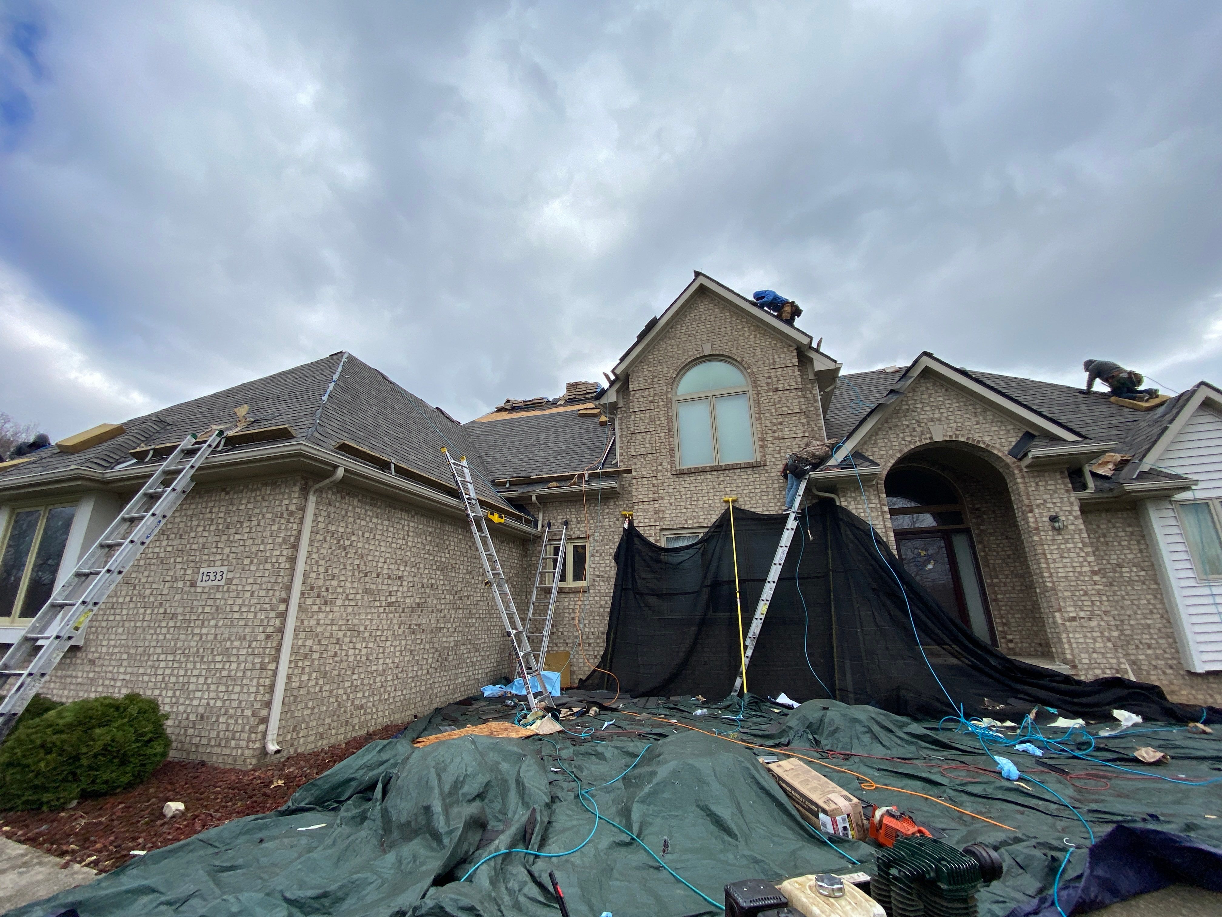 Roof Replacement using CertainTeed Landmark by 180 Contractors