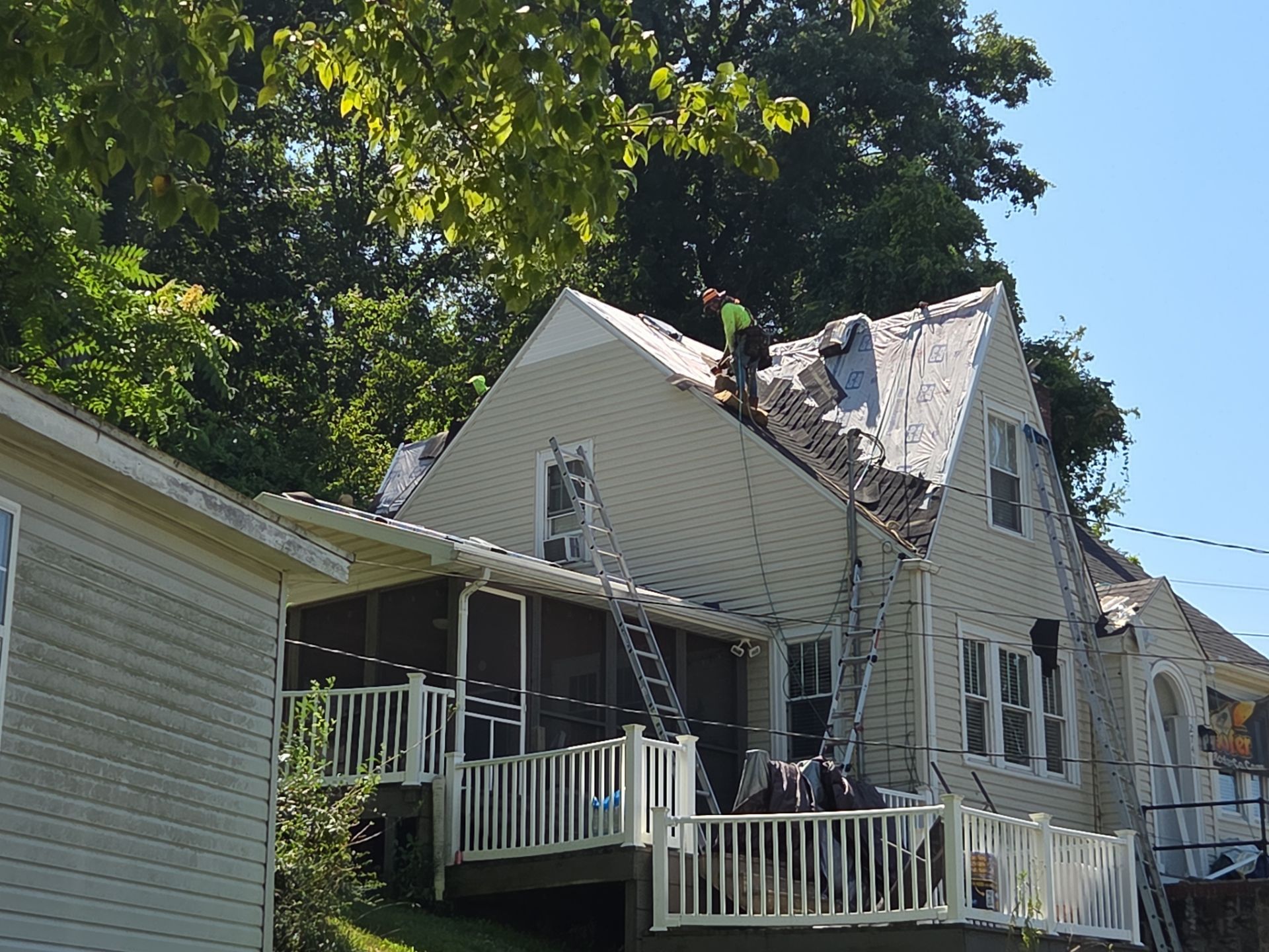 Charleston WV IKO Dynasty Roof Replacement – Premium Asphalt Shingles & Expert Installation by Mr. Roofer