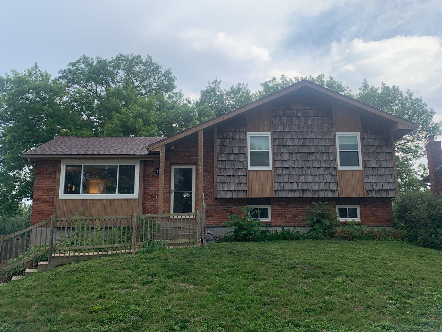 Siding Installation using Crane board D7 by EEC  Windows, Siding & Roofing 