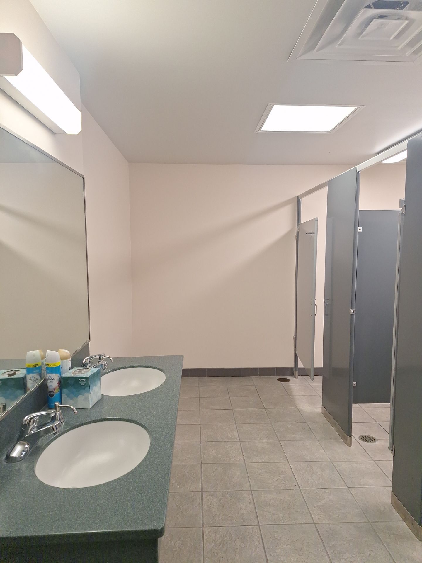 Wallpaper removal and Painting by Gordon Painting