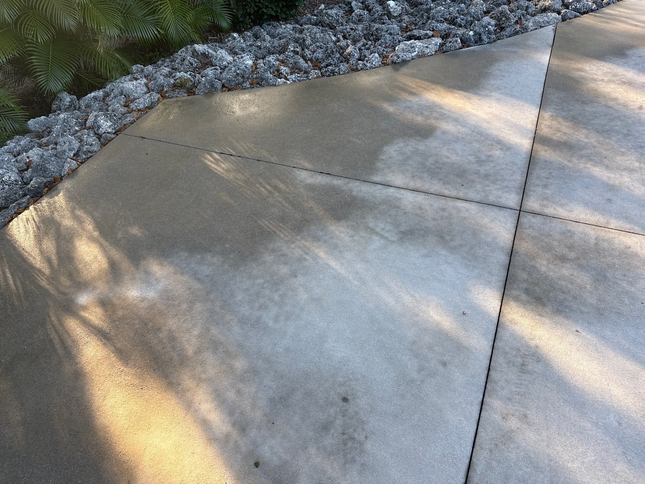 🏡 Large Concrete Driveway & Sidewalk Cleaning – Winding River Community, Bradenton, FL by Sunshine AquaWash