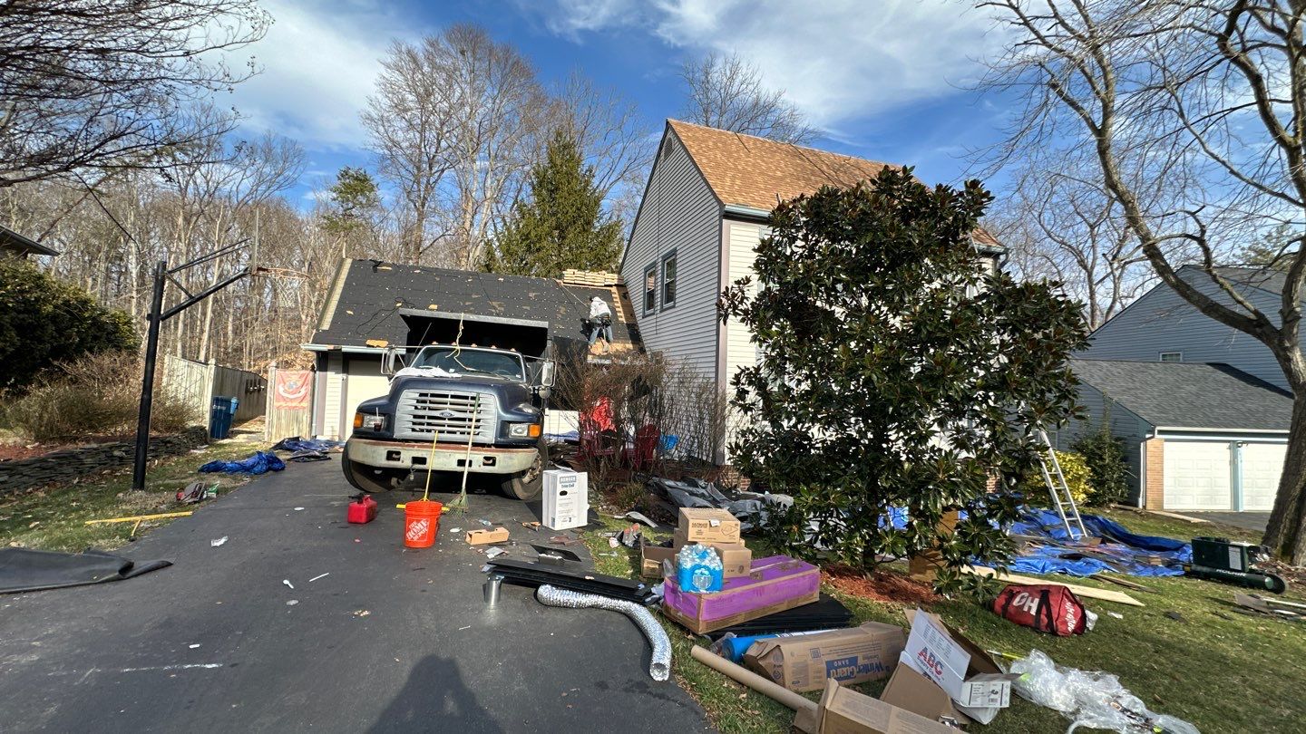 Springfield CertainTeed Landmark in Resawn Shake by RM Banning, Inc.