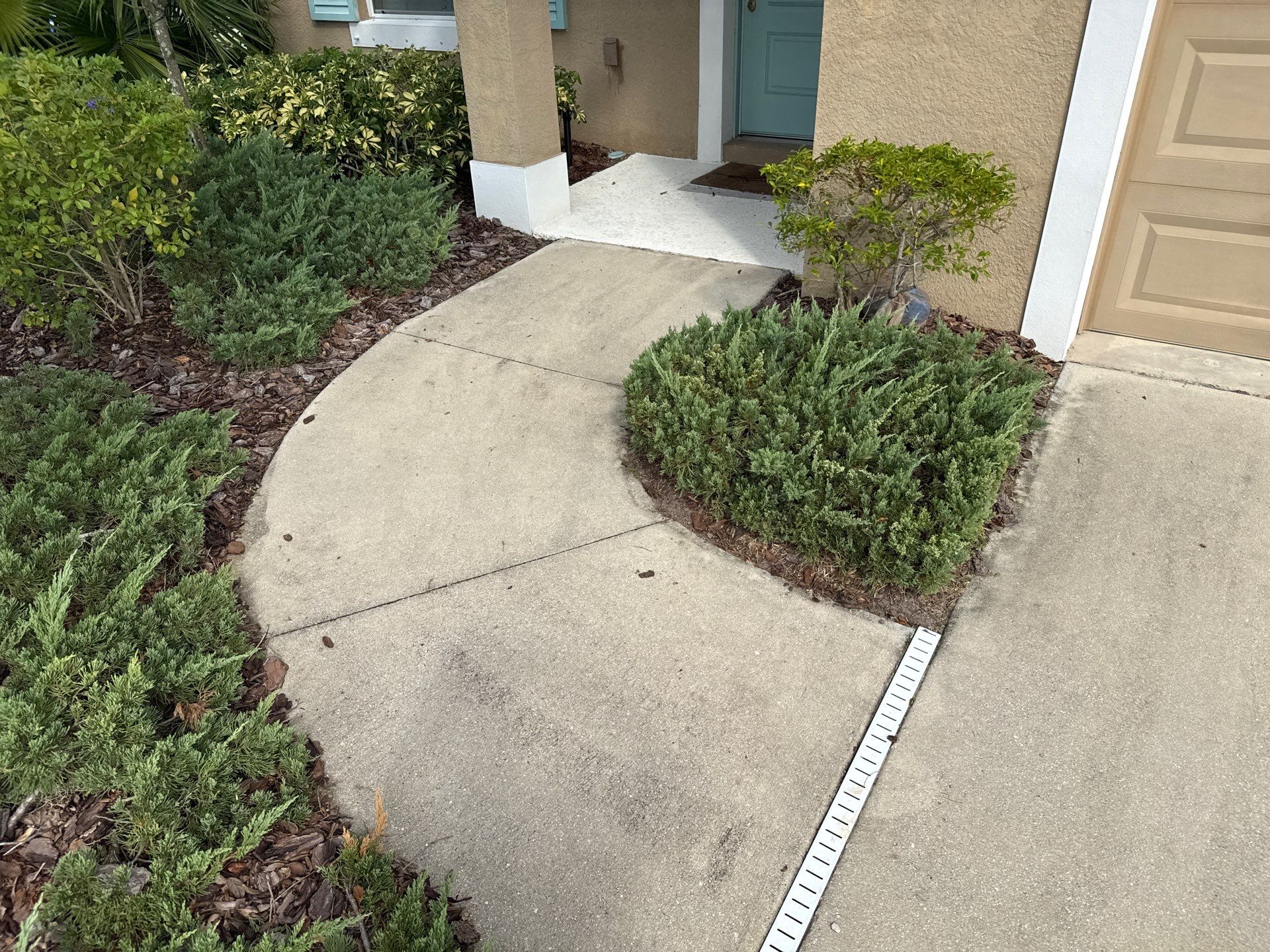 Driveway, Sidewalk & Lanai Cleaning Transformation | Forest Creek Parrish, FL by Sunshine AquaWash