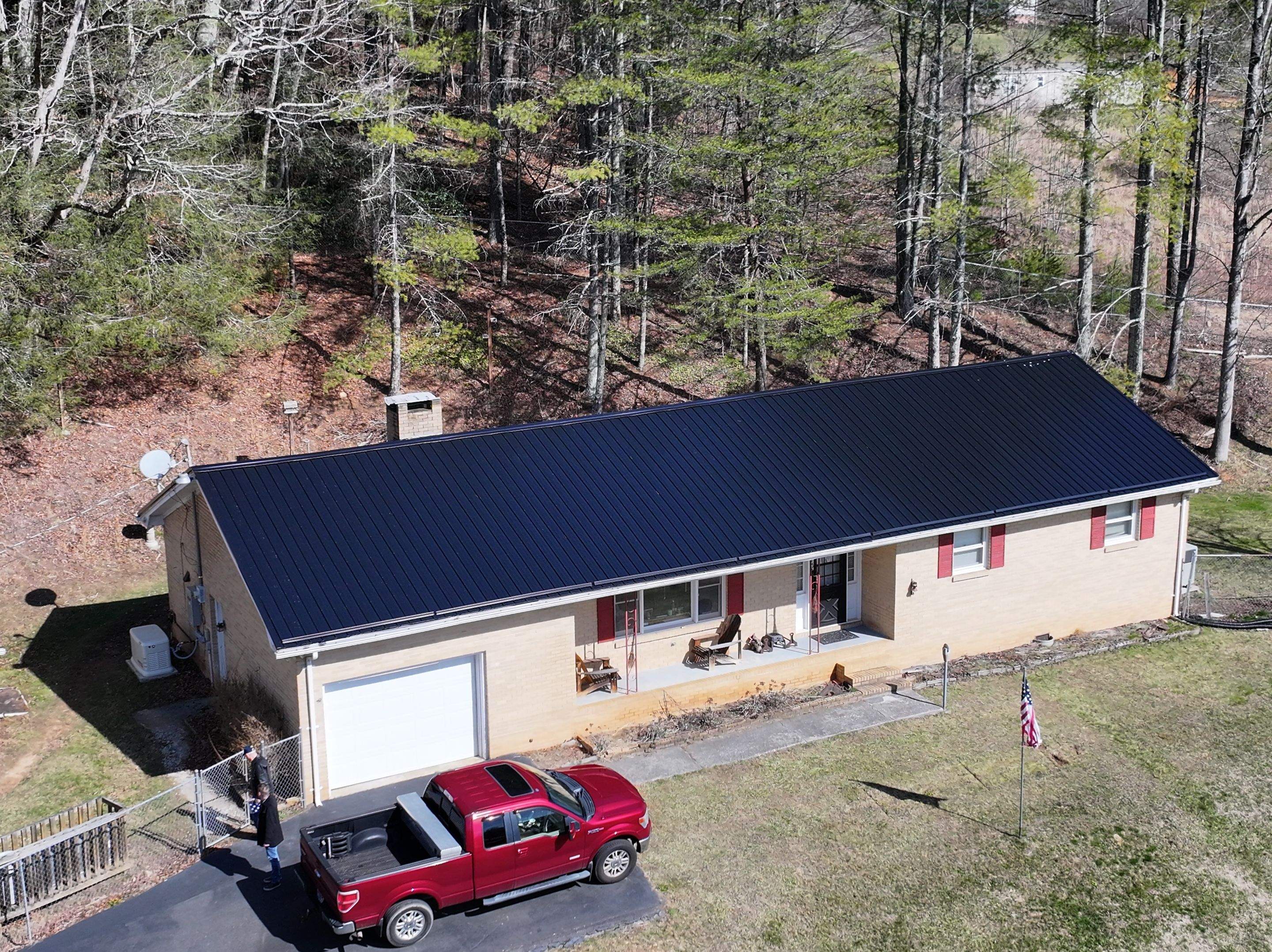 Cousins Residence by Omnia Roofing