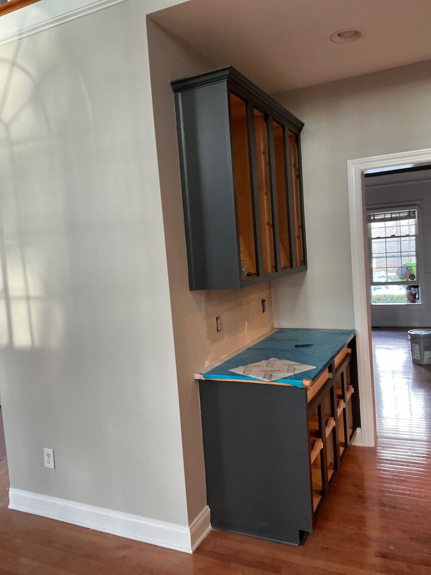 Inteiro painting and Cabineted painting by GonzalezPainters & Contractors Inc 