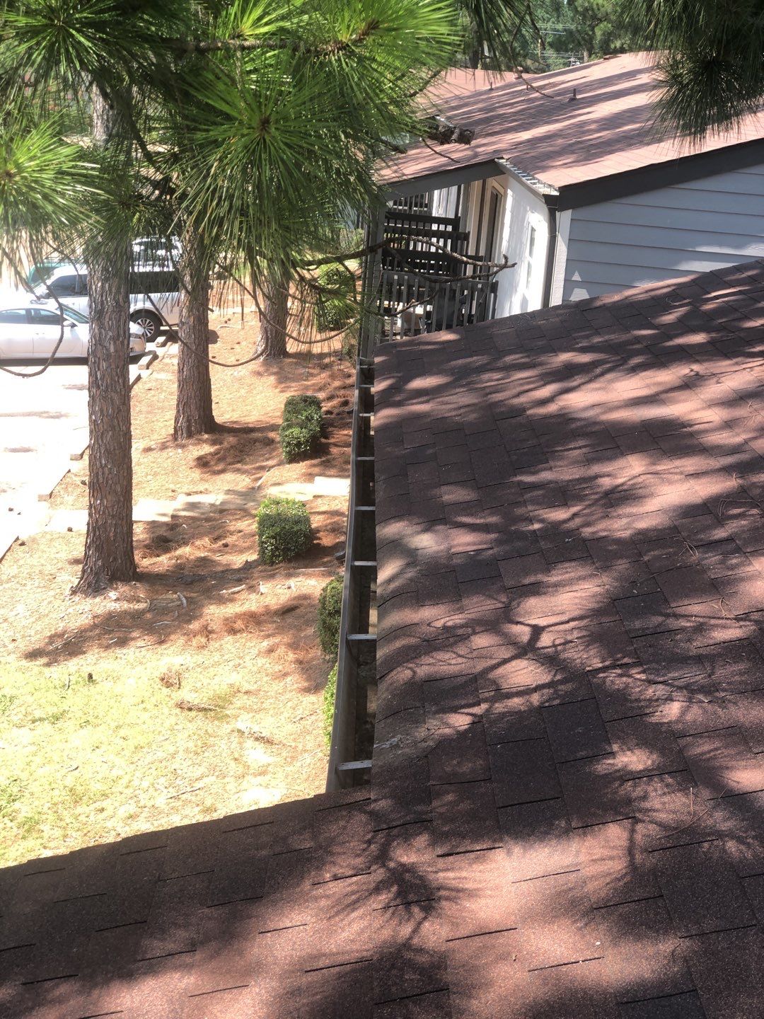 Commercial gutter cleaning Mississippi after photo with clean gutters
