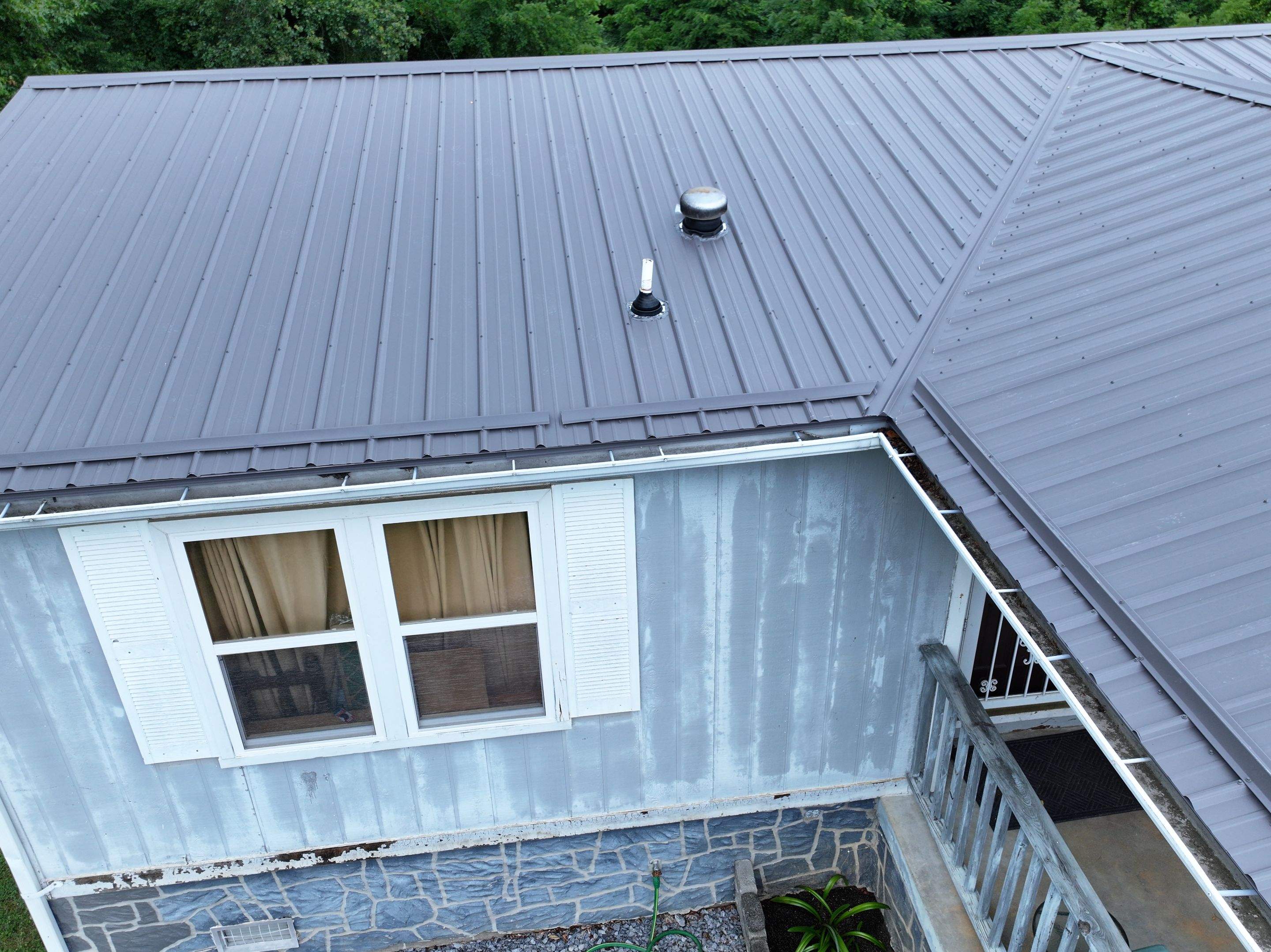 Hollingshead Residence by Omnia Roofing