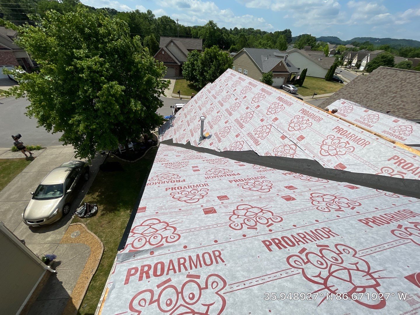 Residential Roofing Installation using Owens Corning Oakridge Roofing System by Undersun Roofing 