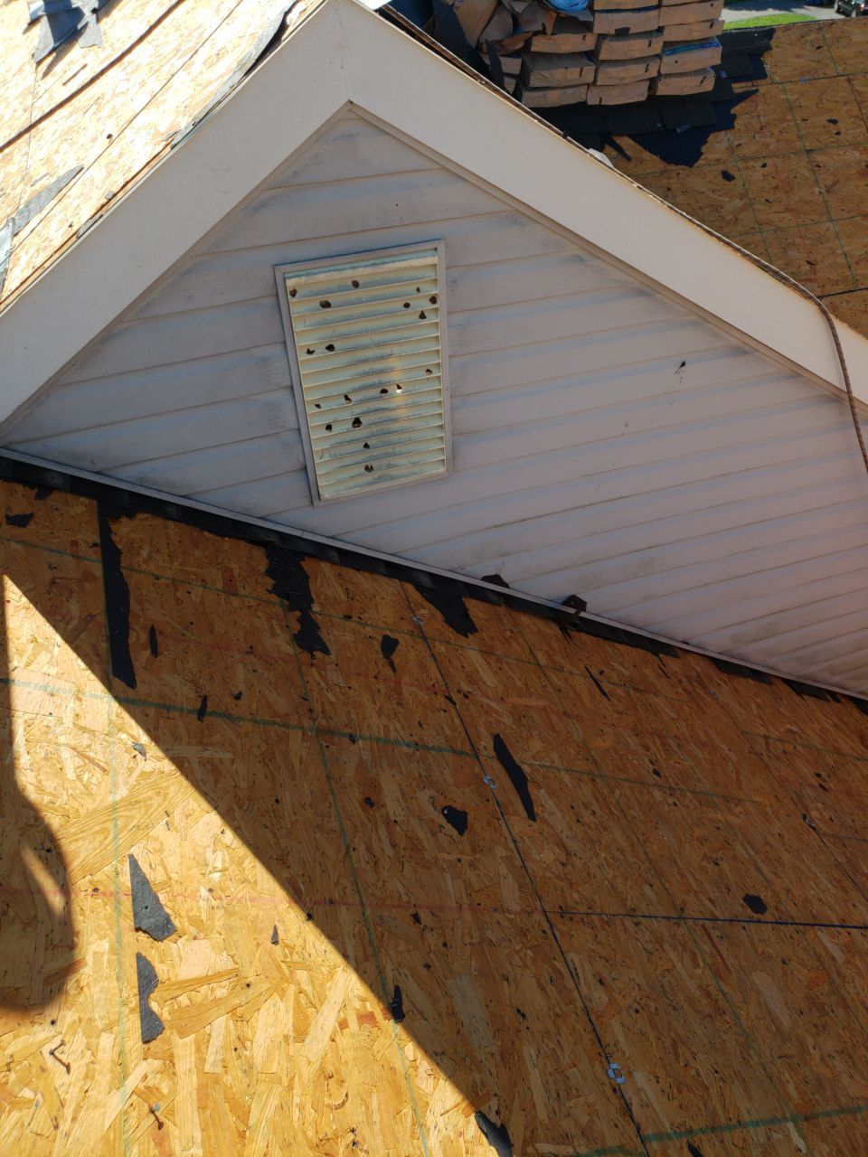 Woodbridge: CertainTeed Landmark Designer Shingles in Cottage Red by RM Banning, Inc.