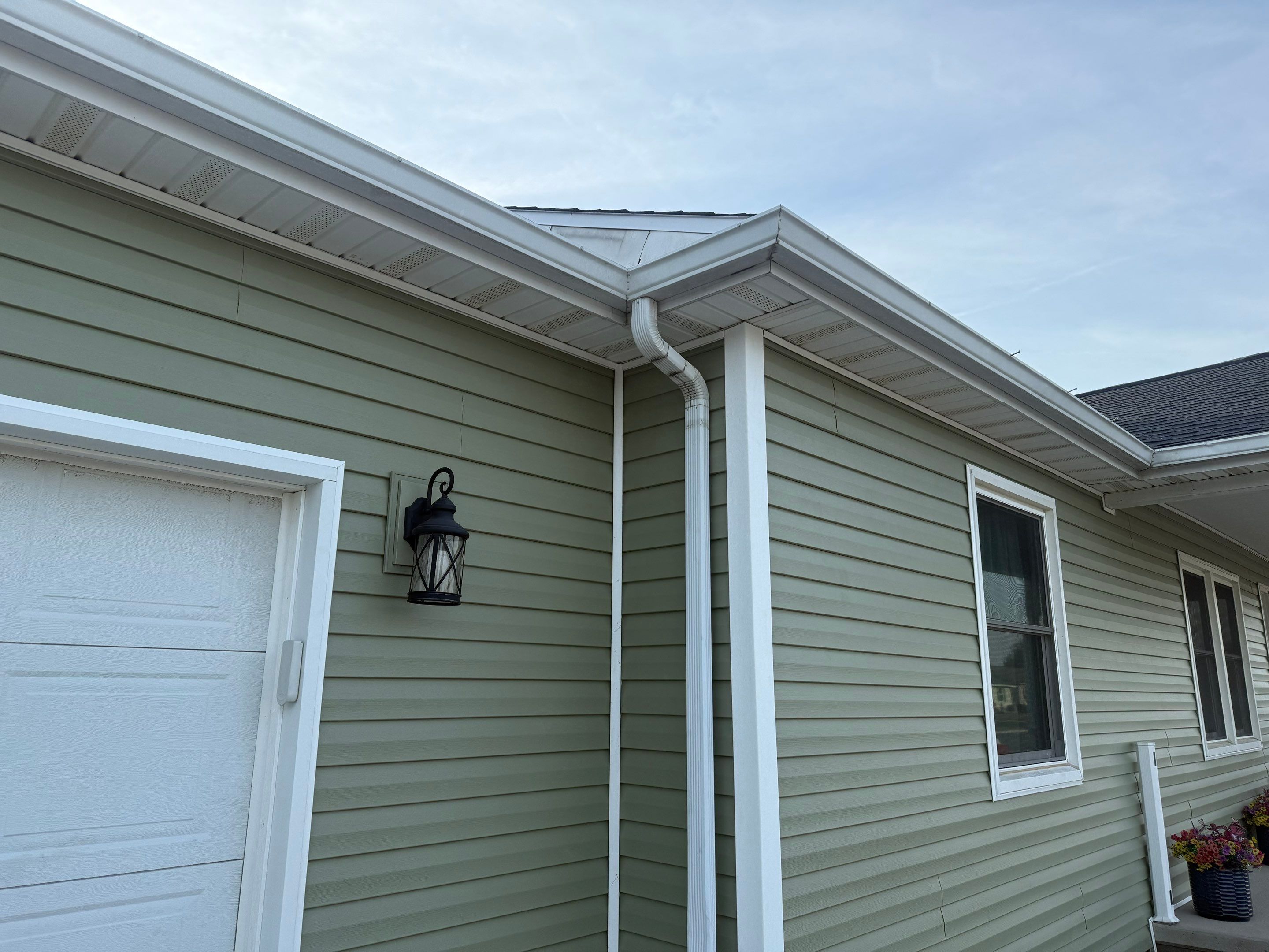 Wapakoneta - Siding/Roof Replacement by Nitro Roofing and Construction