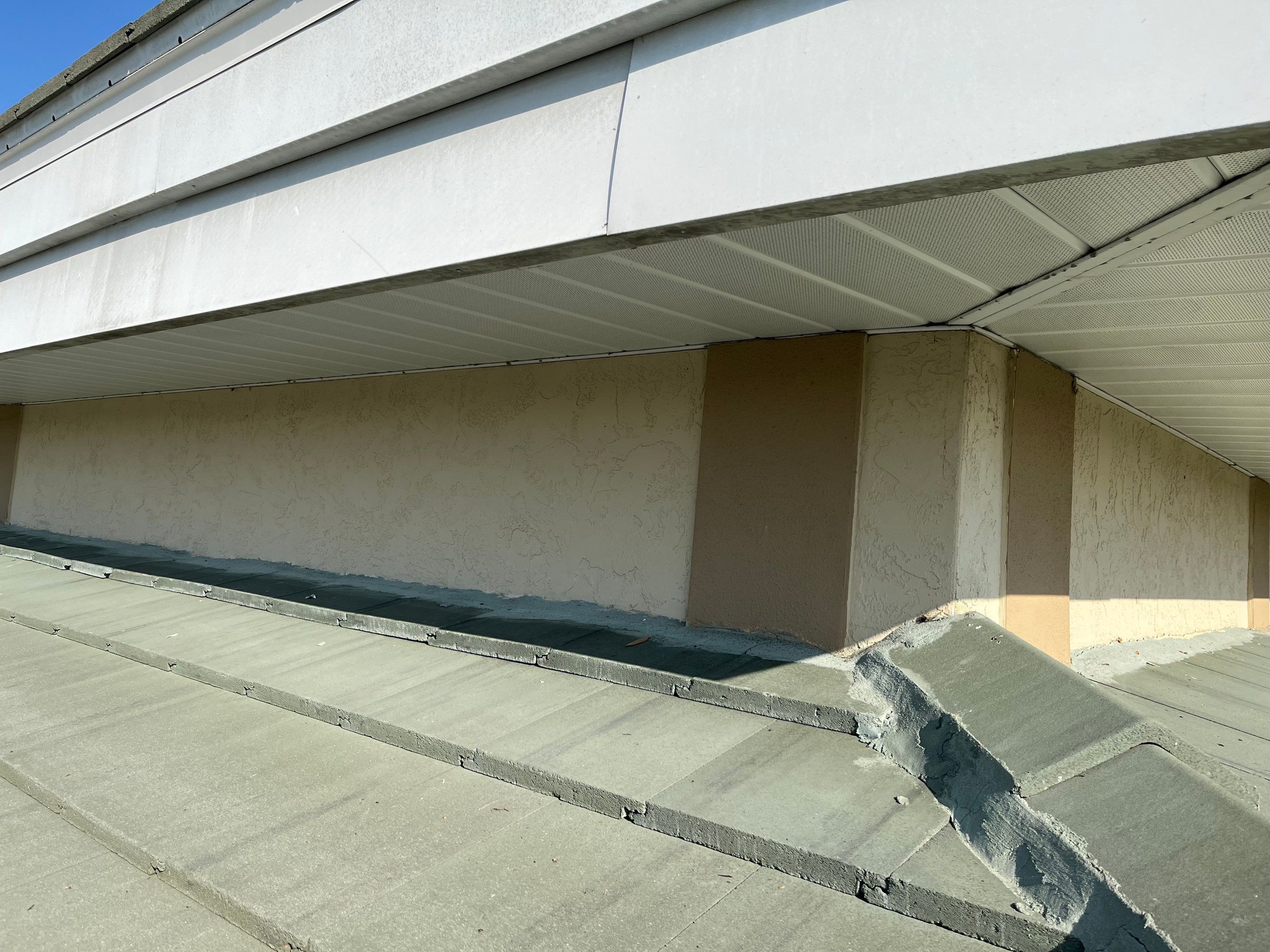 Soffit and Fascia Installation in Sarasota FL by Gutter Professors