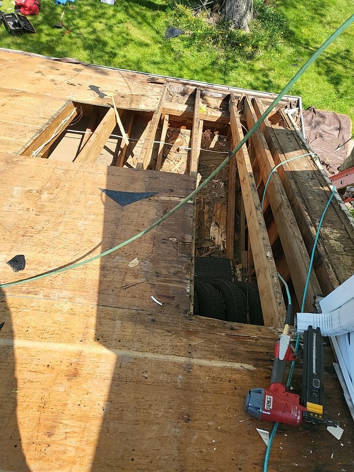 ATLAS PINNACLE COLOR: SUMMER STORM DRIP EDGE: WHITE by Eagle Eye Roofing