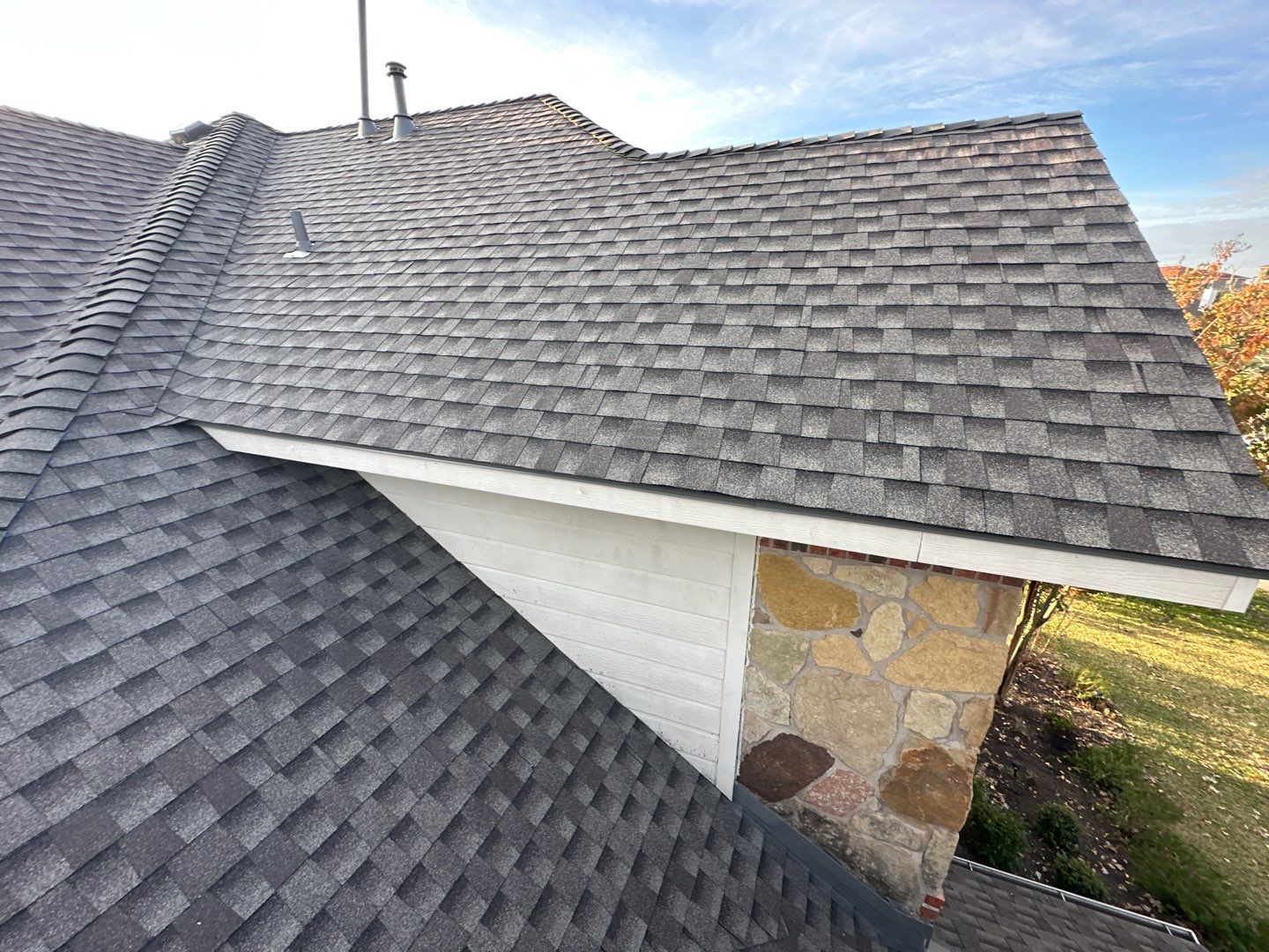 GAF HDZ - Weathered Wood by Elite Roofing LLC