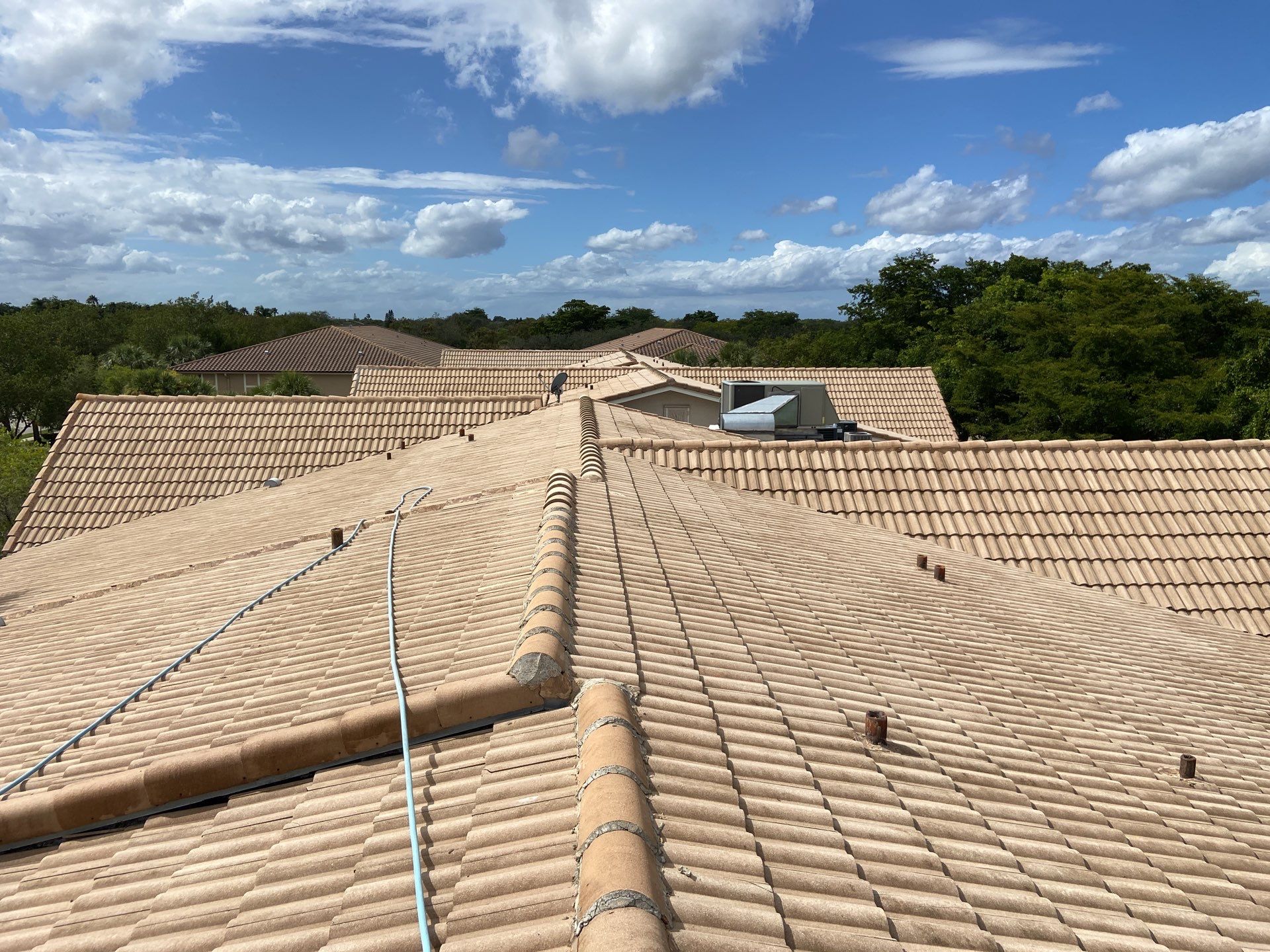Commercial Roof Cleaning Coral Springs by BKB Pressure Cleaning LLC