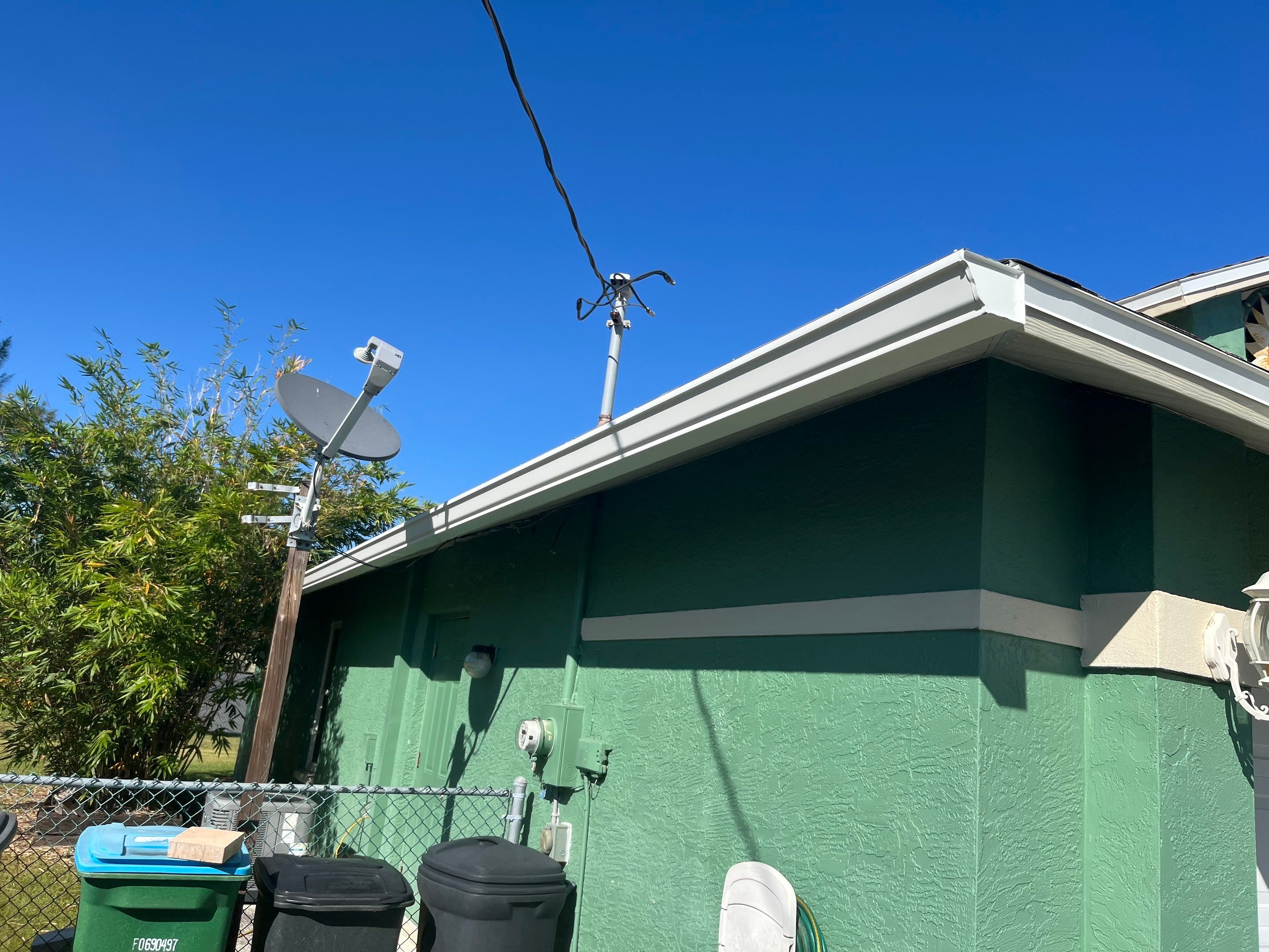 6 Inch Seamless Gutters using K-Style Seamless Gutters in Cape Coral FL by Gutter Professors